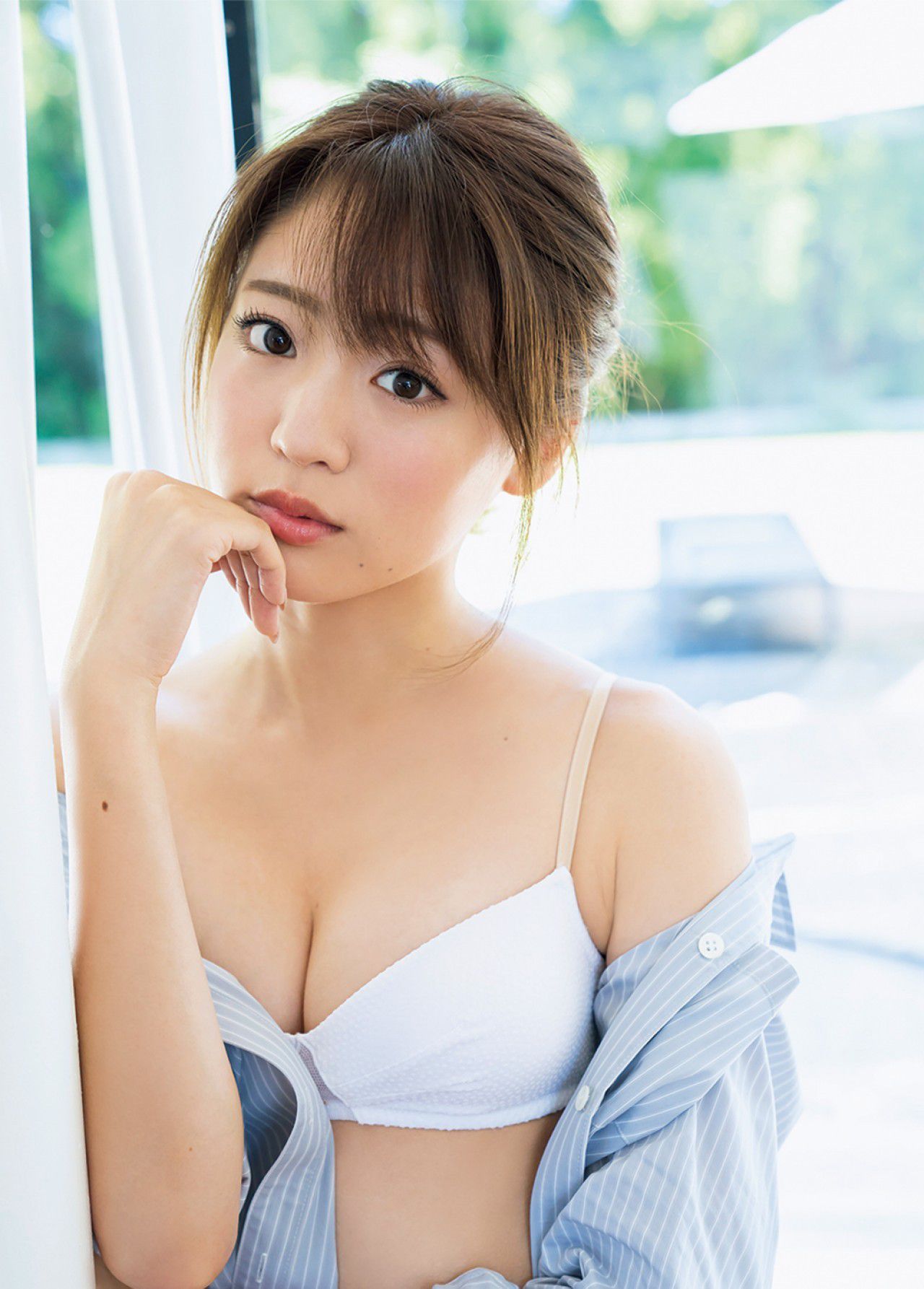 [FRIDAY] 2018.10.26 志田友美 夢みるアト?レセンス ヒ?キニて?魅せた「最強美脚」