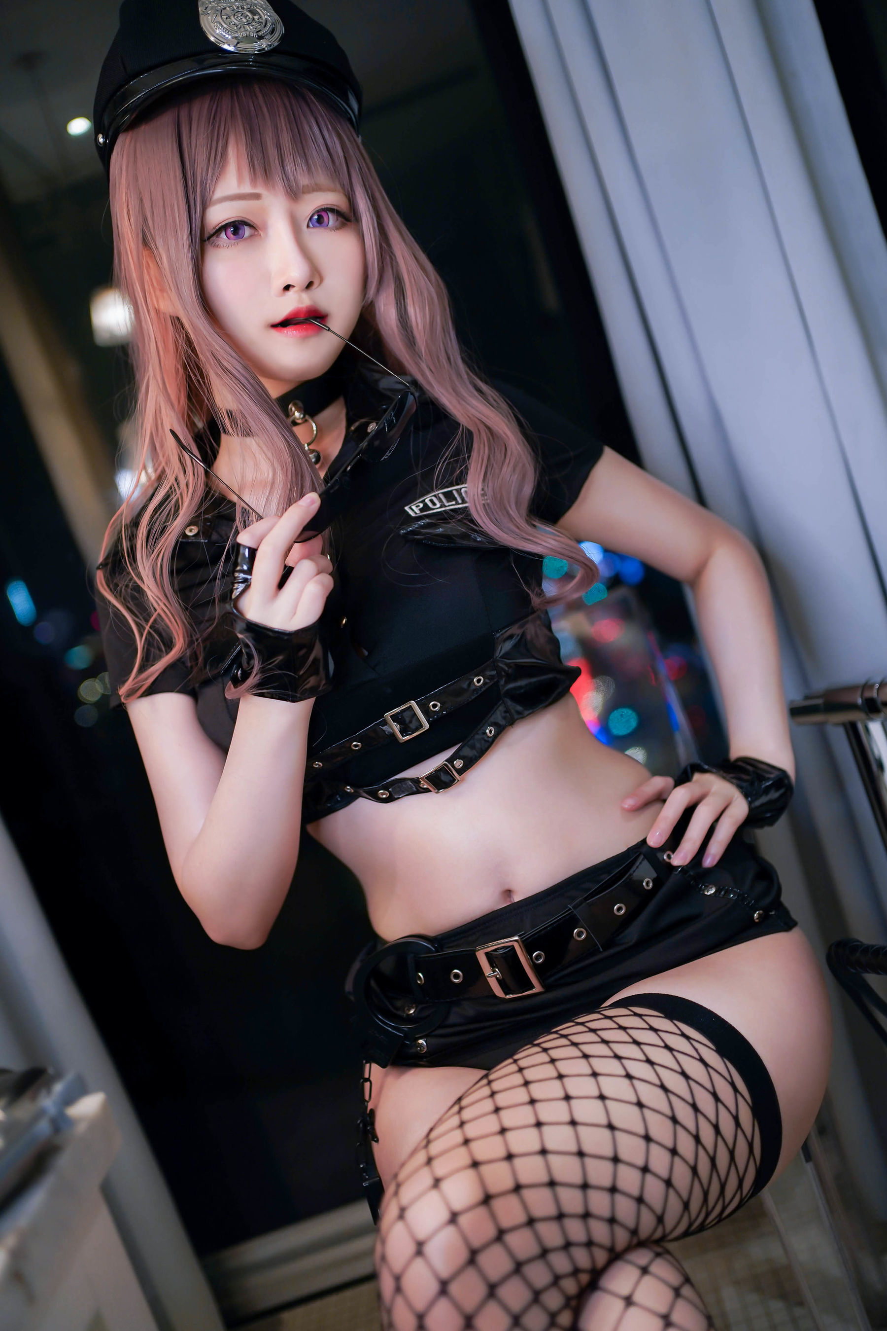 [Cosplay] COS妹子Arty亞緹 - 女警网袜