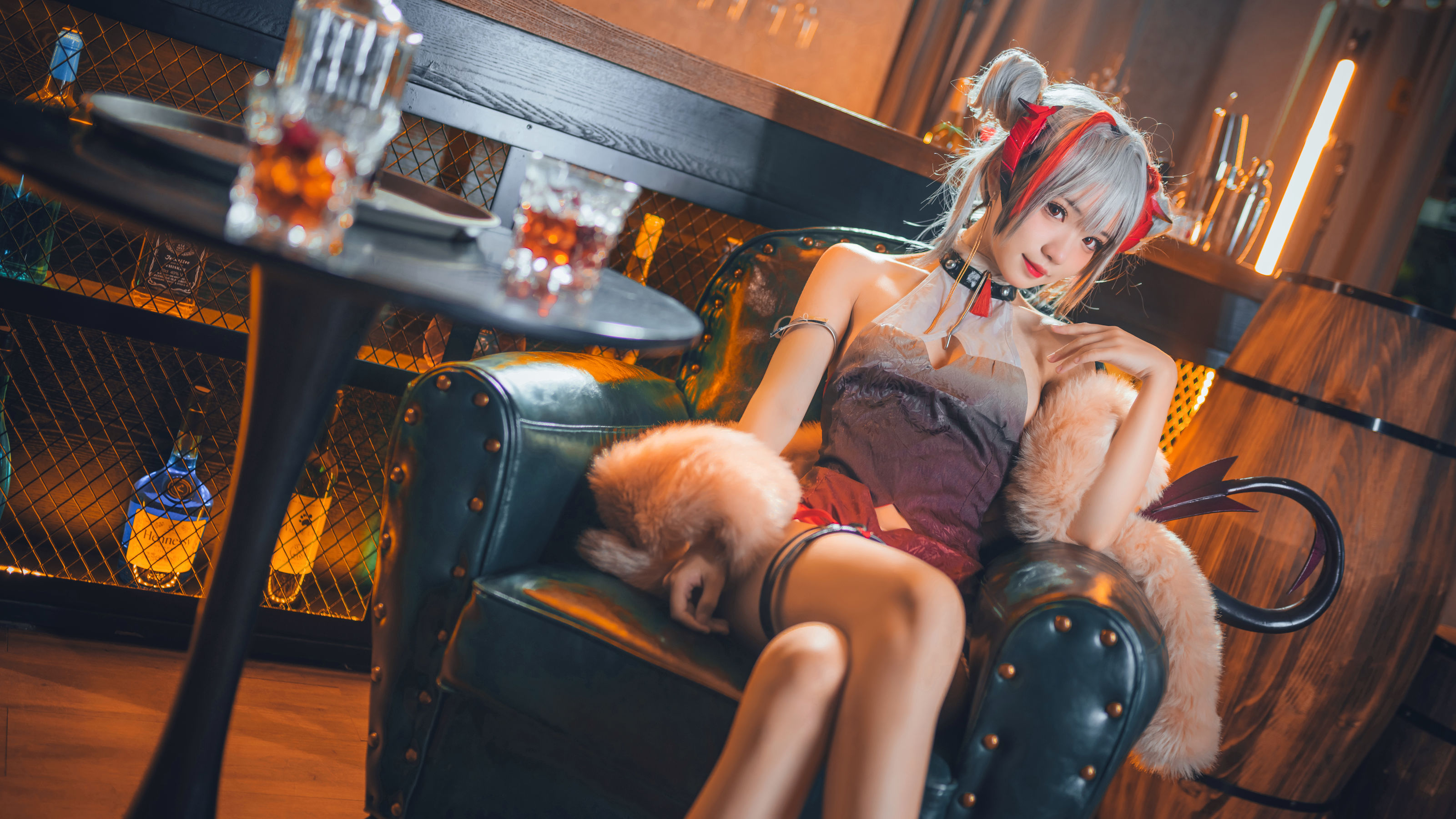 [福利COS] 花柒Hana - 明日方舟 守夜冠军 W