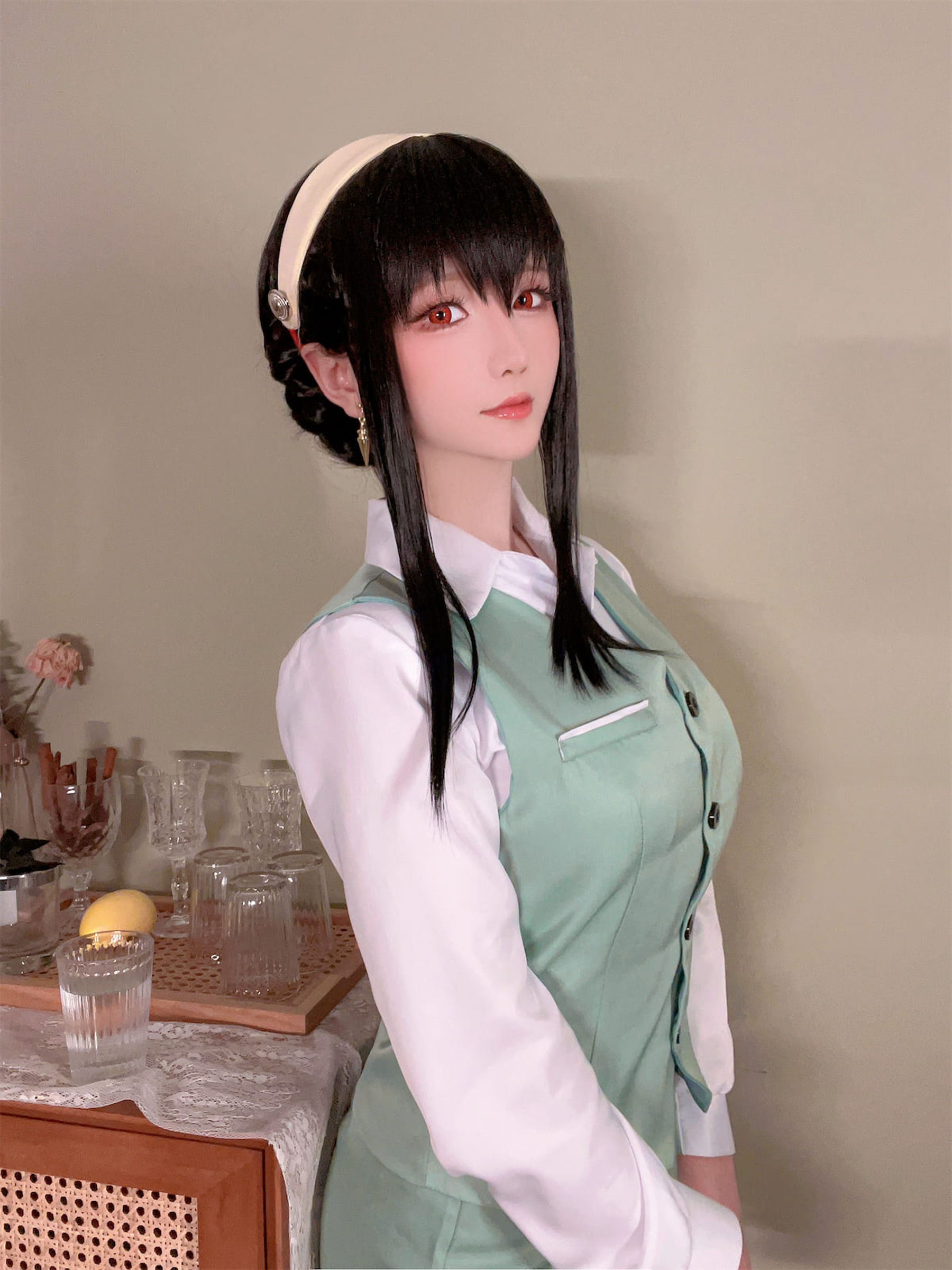 [福利COS] Coser小姐姐星之迟迟 - 圣诞节 约尔 OL制服