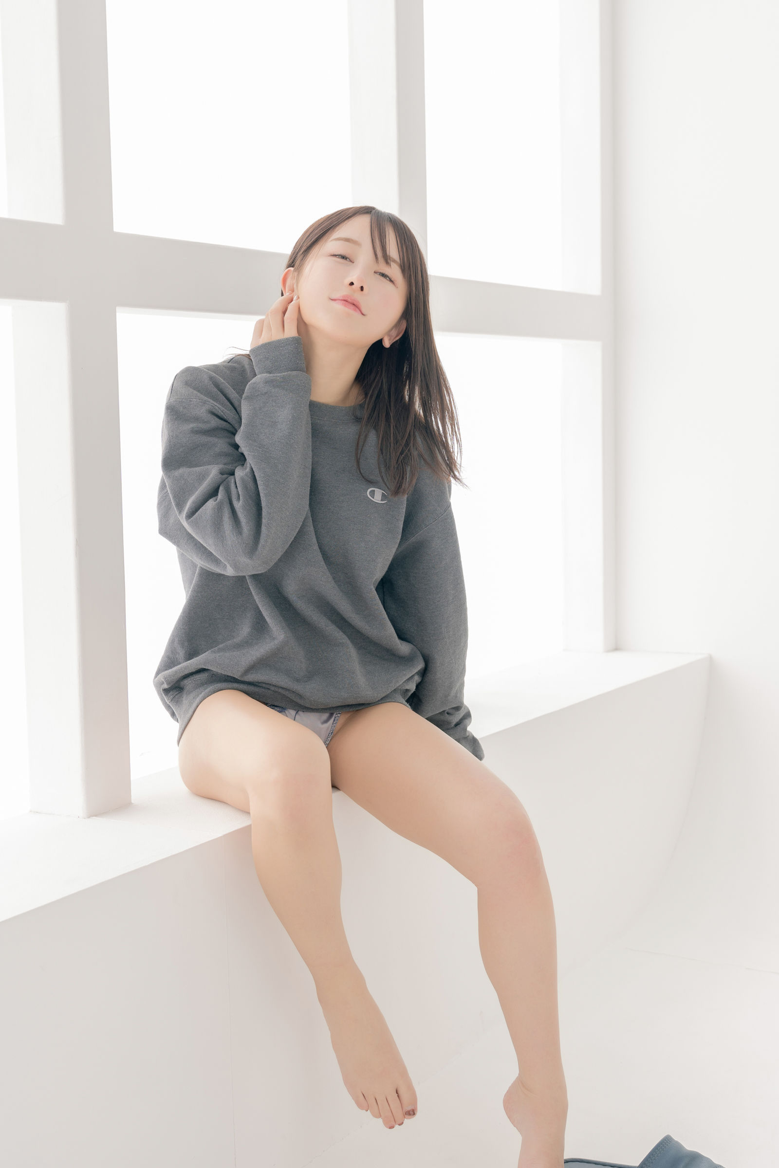 いくみ – (193iKkyu3) [Fantia] [2024.01.31] Sweatshirt×Lingerie