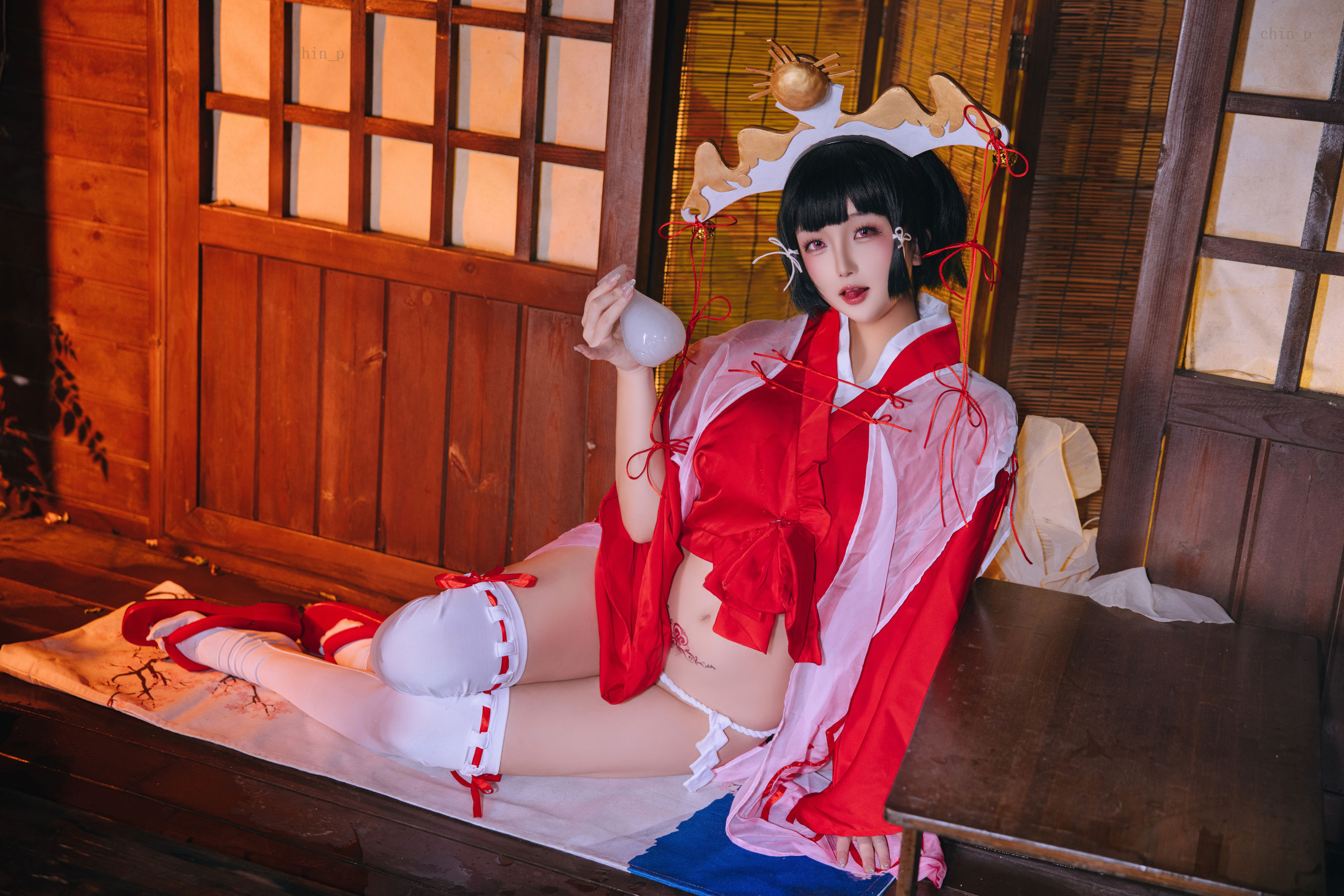 Cosplay 日奈娇 - 辉夜巫女