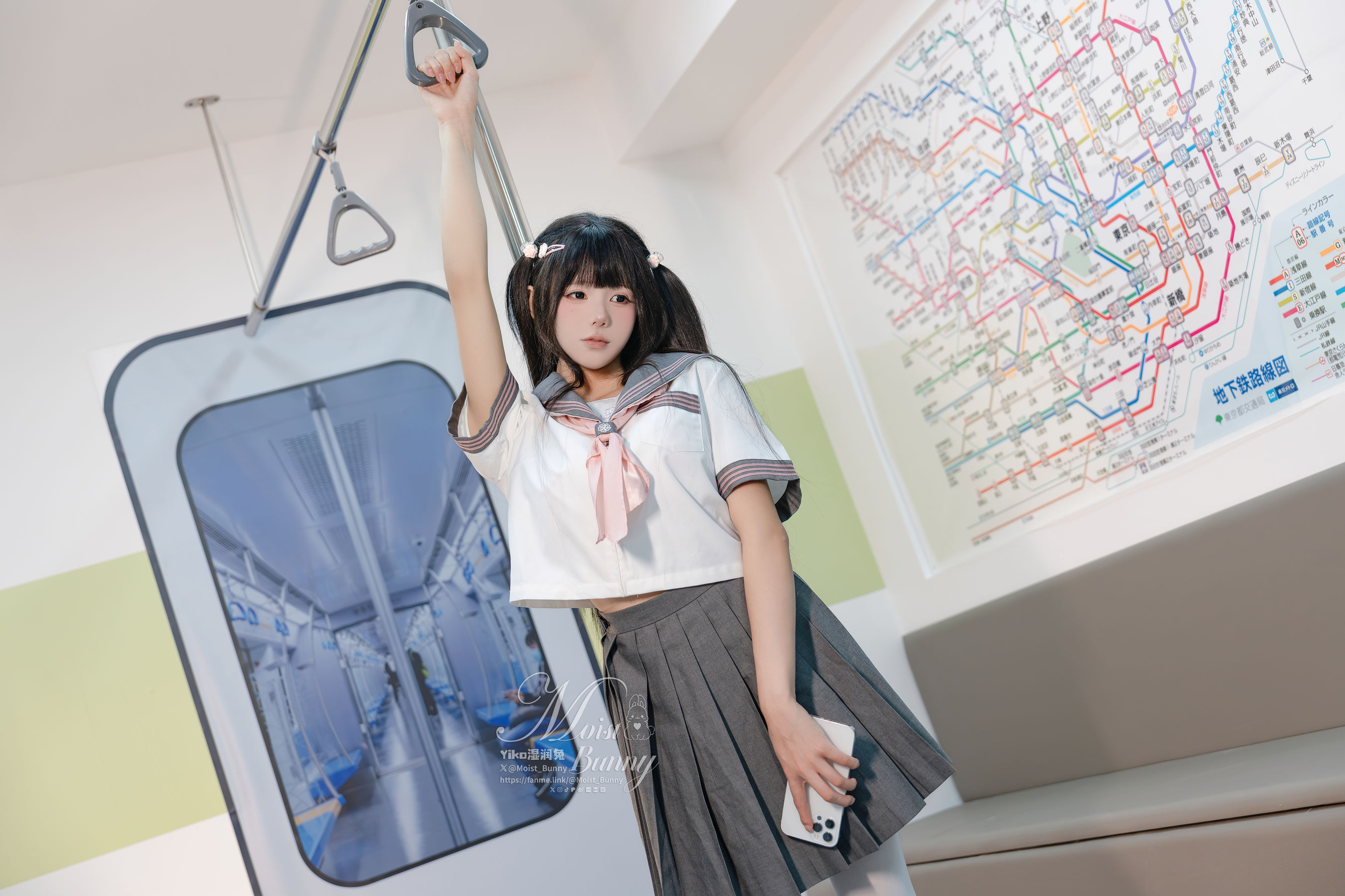 咬一口兔娘 - 地铁萌妹