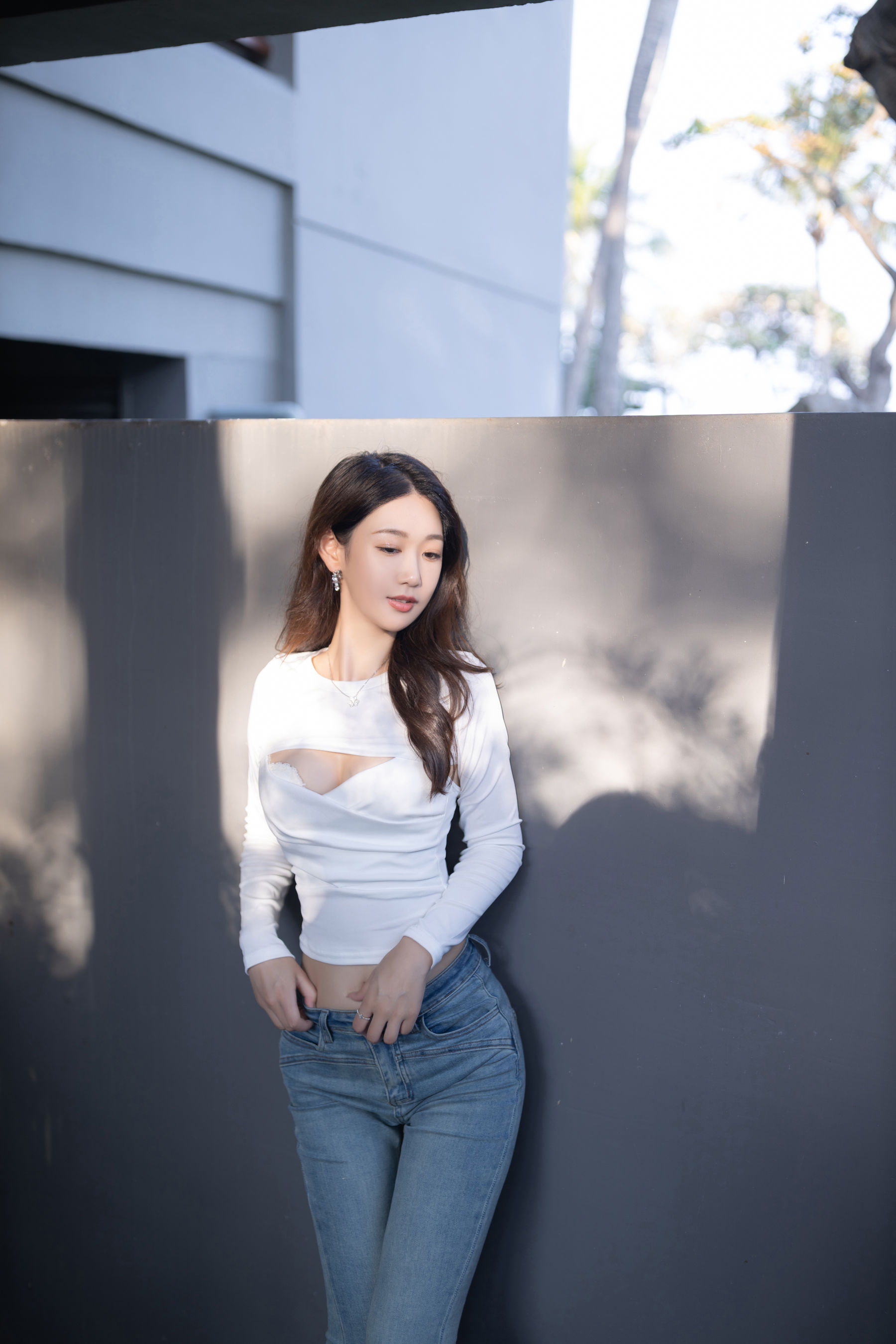 唐安琪 户外牛仔裤写真