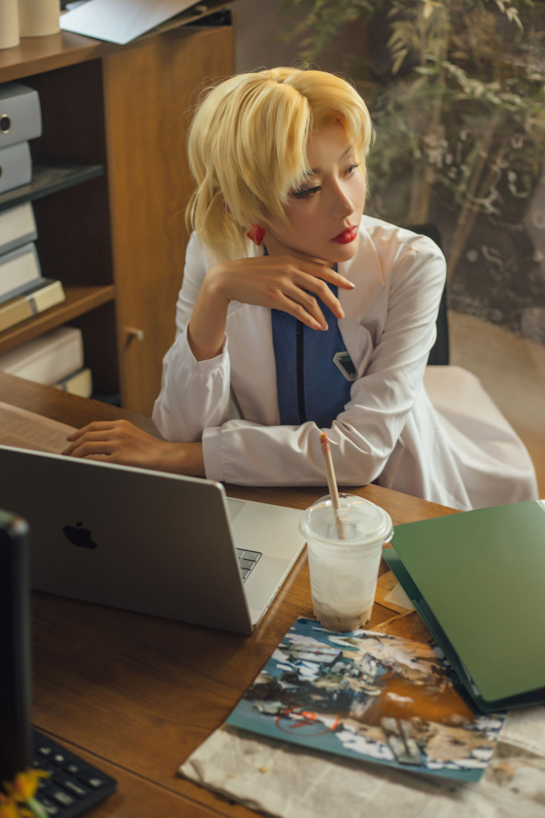 动漫博主如月灰 - 赤木律子