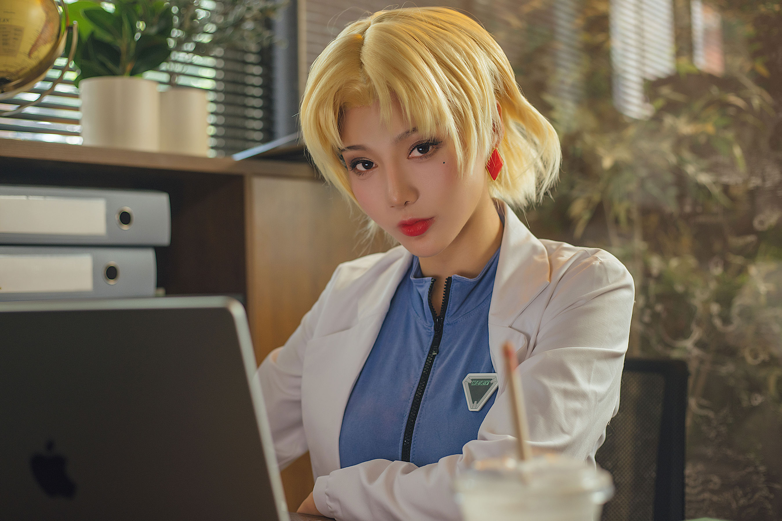 动漫博主如月灰 - 赤木律子