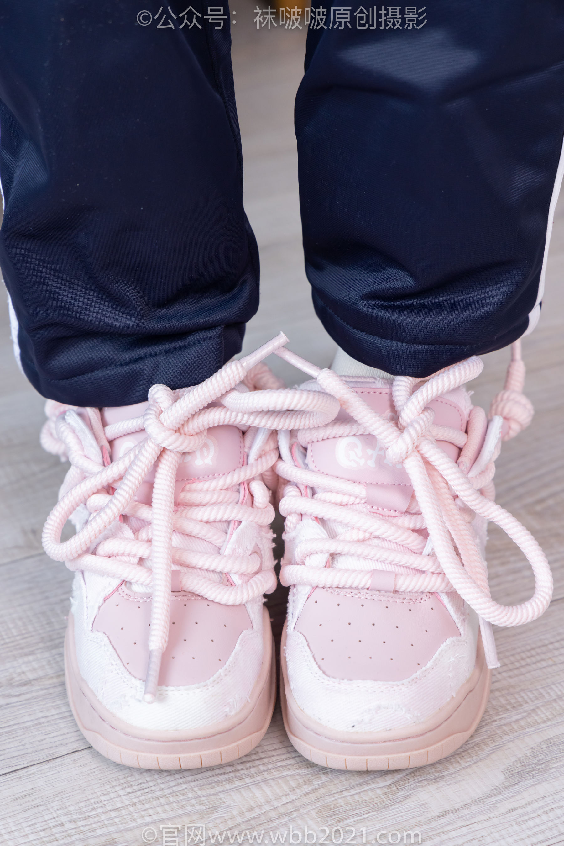 BoBoSocks袜啵啵 No.458 甜甜圈 -板鞋、白棉袜、肉丝、校服裤里丝