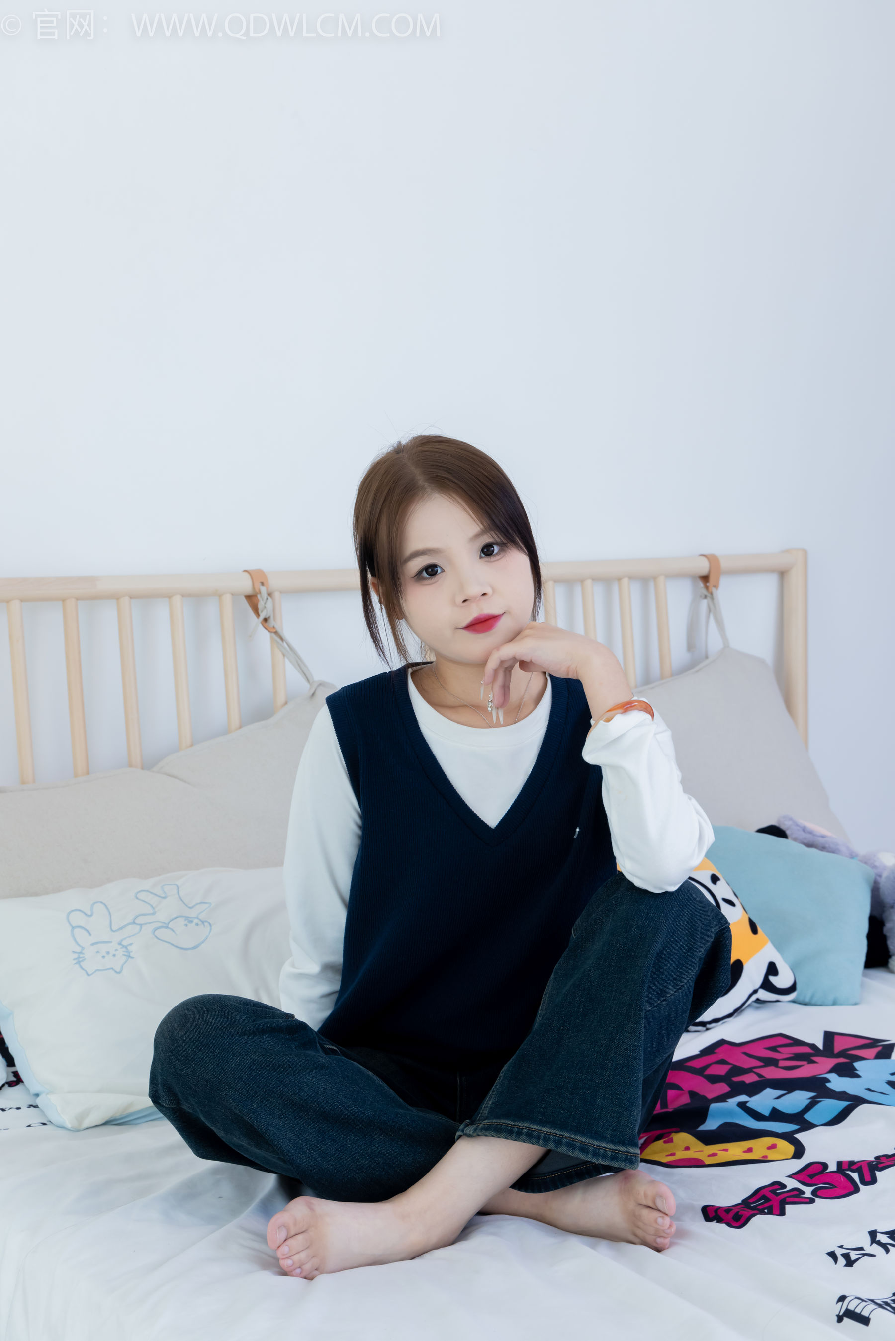 物恋传媒 No.2174 小芙 -飘落的枫叶