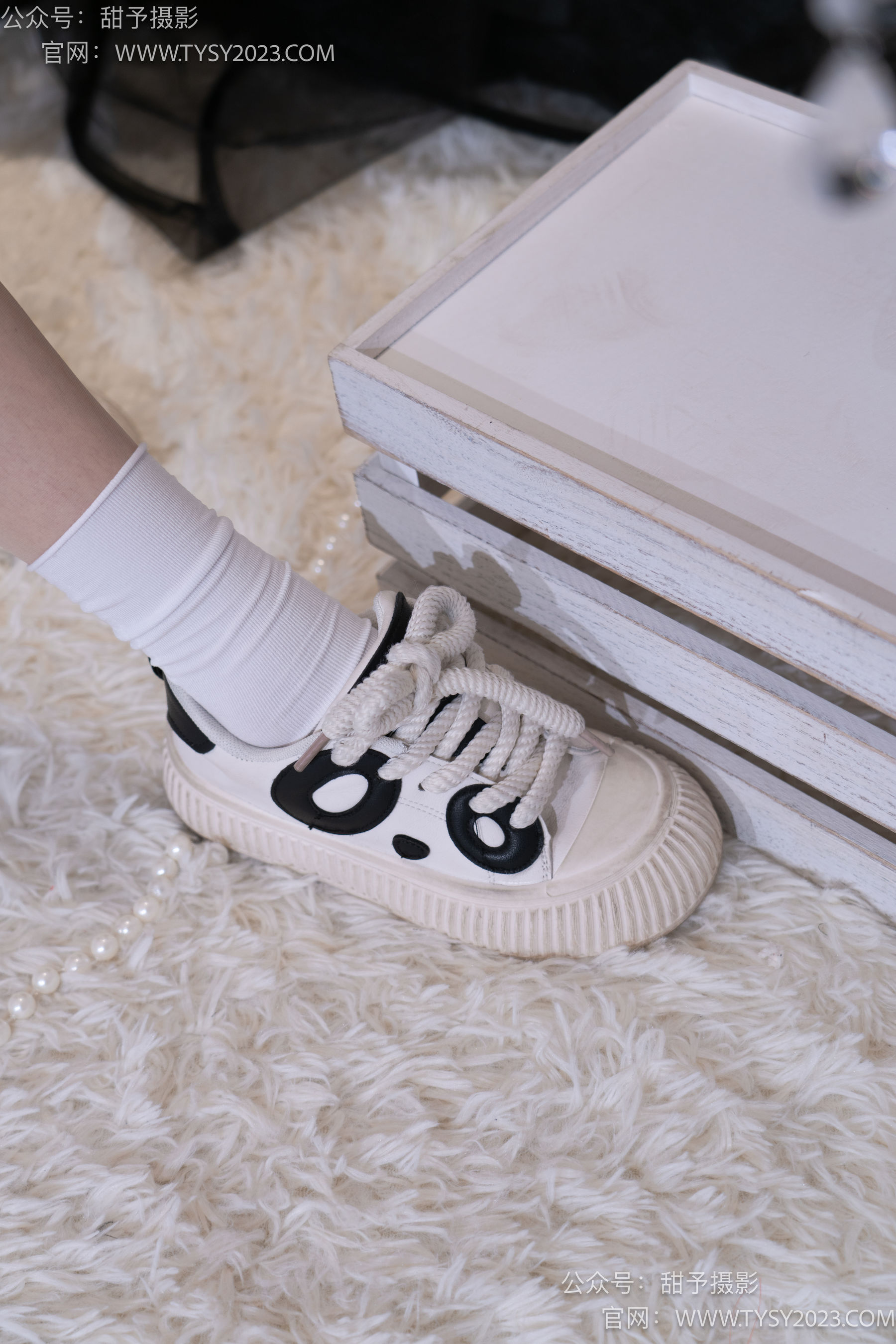 甜予摄影 No.076 小狸 -帆布鞋、白棉袜、肉丝（脚尖加固款）