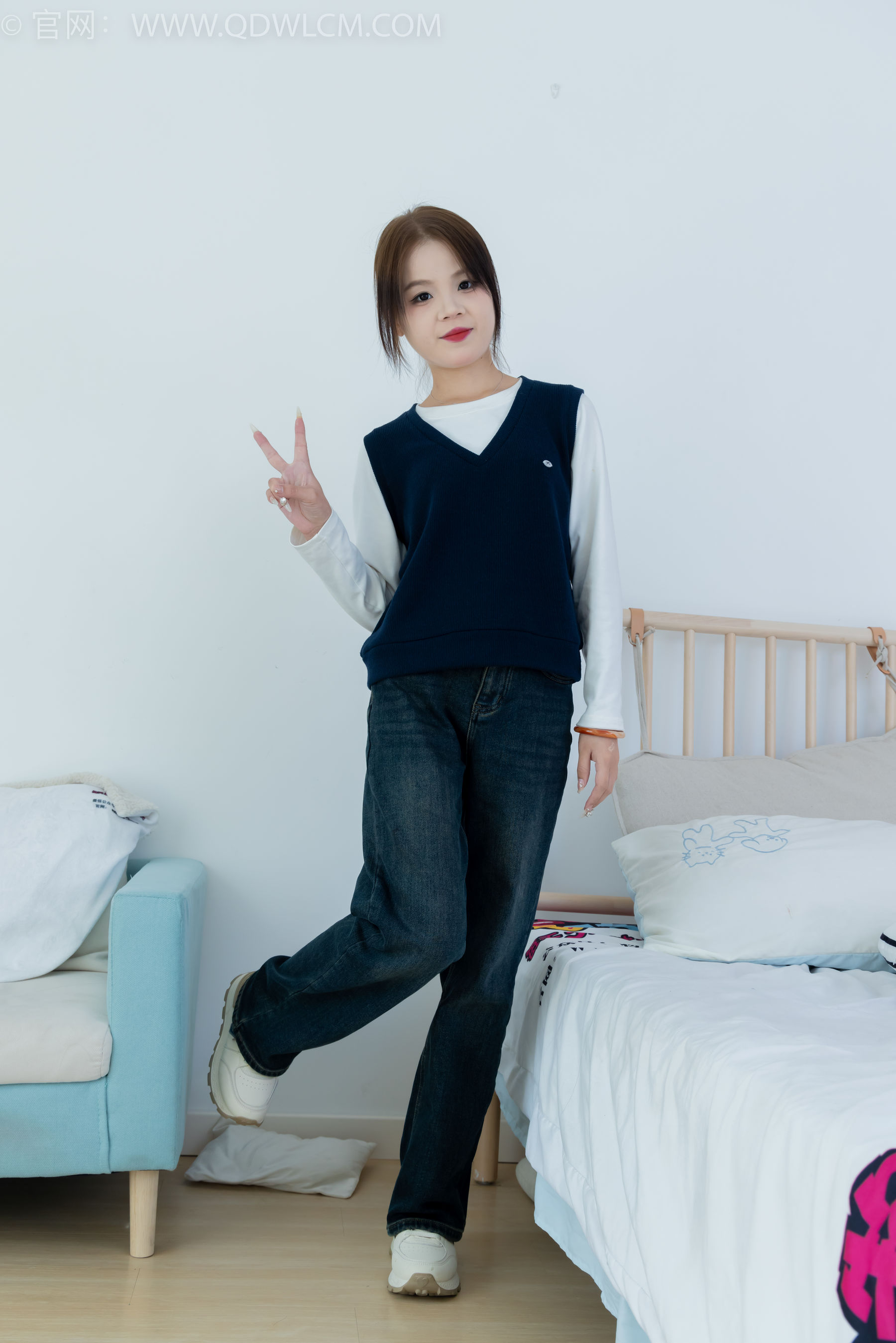 物恋传媒 No.2174 小芙 -飘落的枫叶