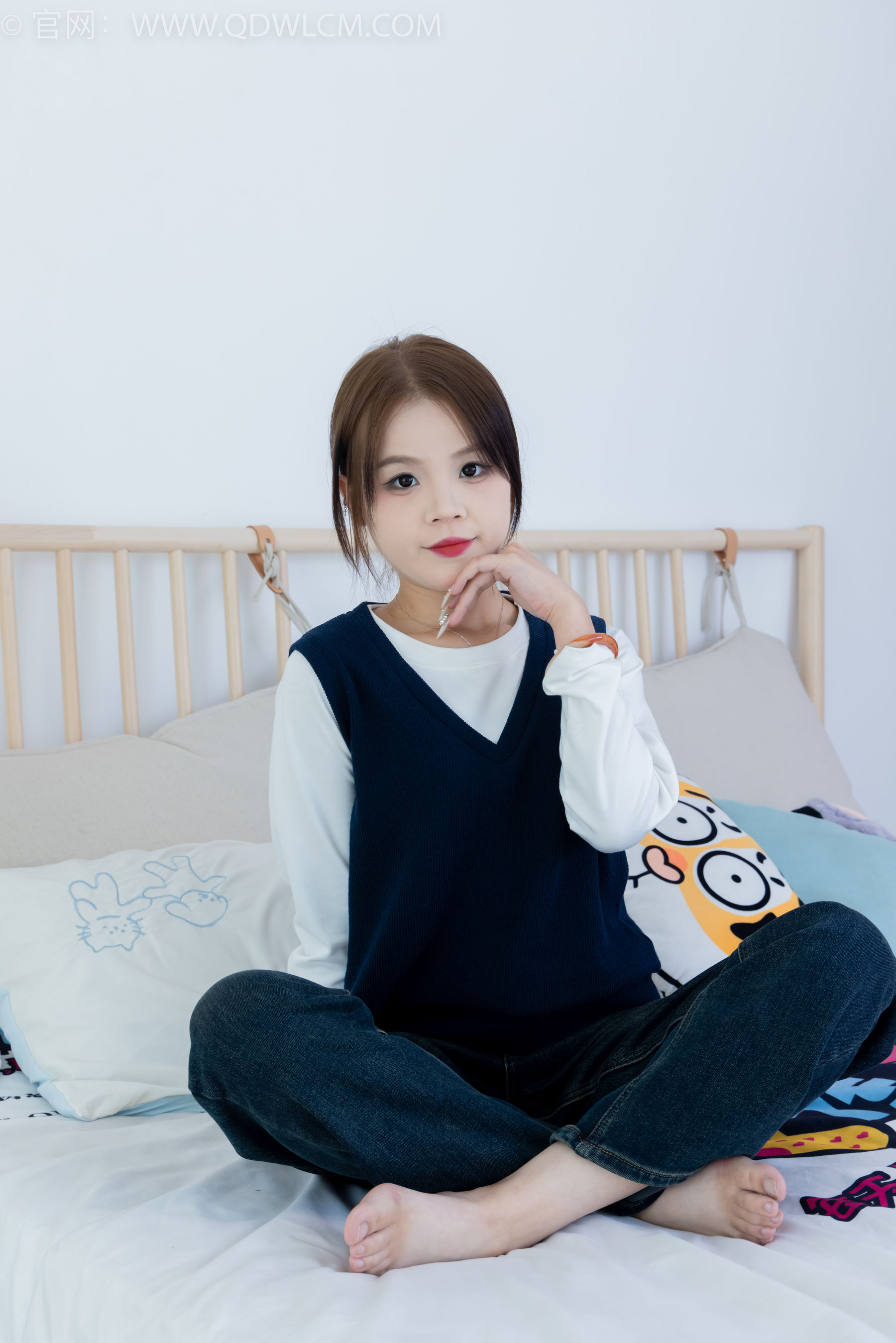 物恋传媒 No.2174 小芙 -飘落的枫叶