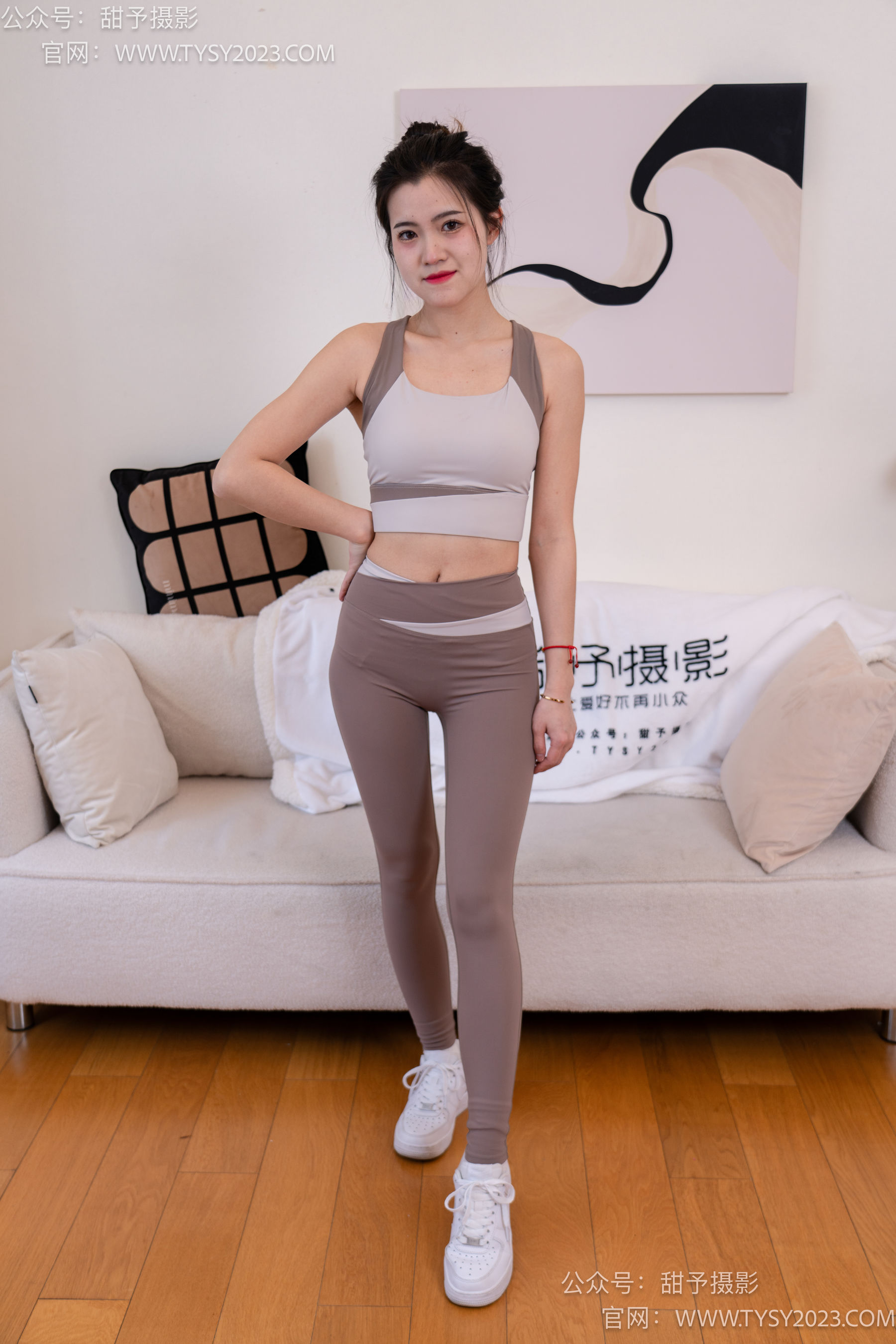 甜予摄影 No.084 小粥 -瑜伽裤、板鞋、白棉袜、裸足