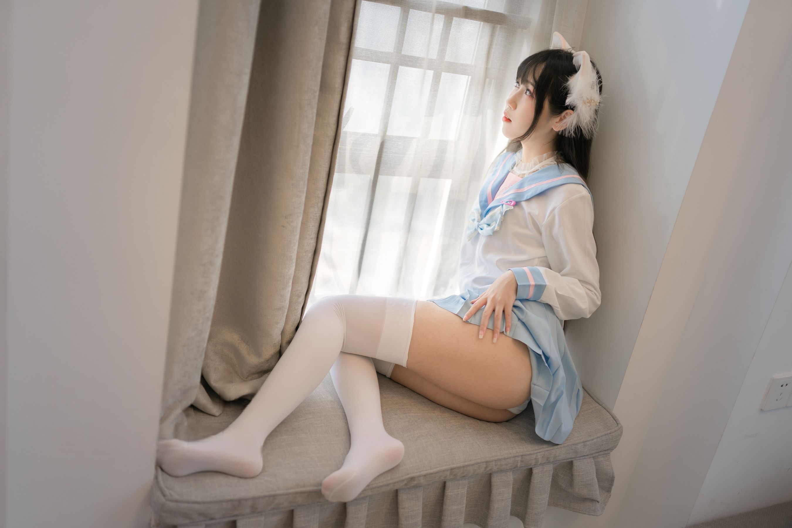 微博人气Coser不呆猫 - 白色兔子JK