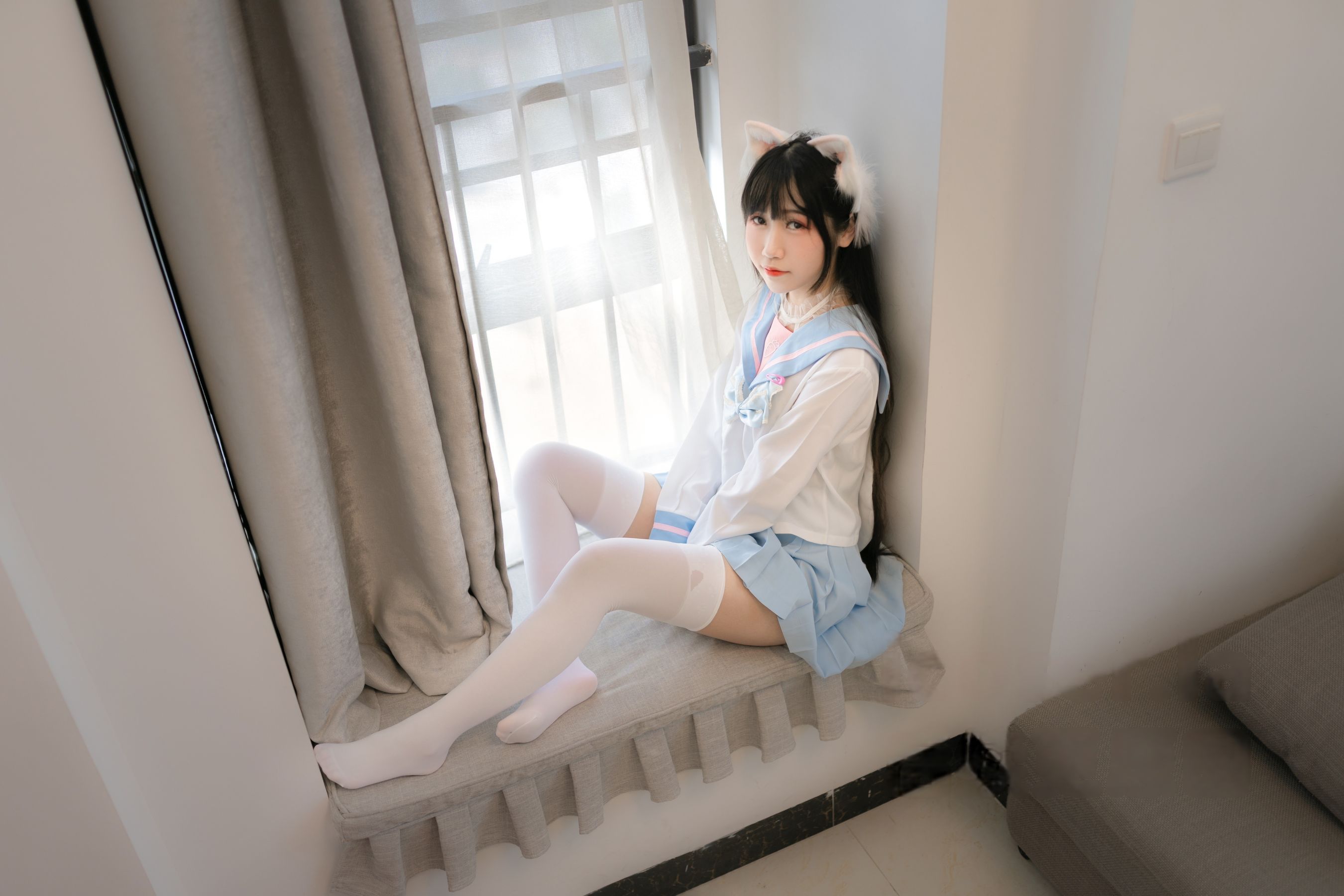 微博人气Coser不呆猫 - 白色兔子JK