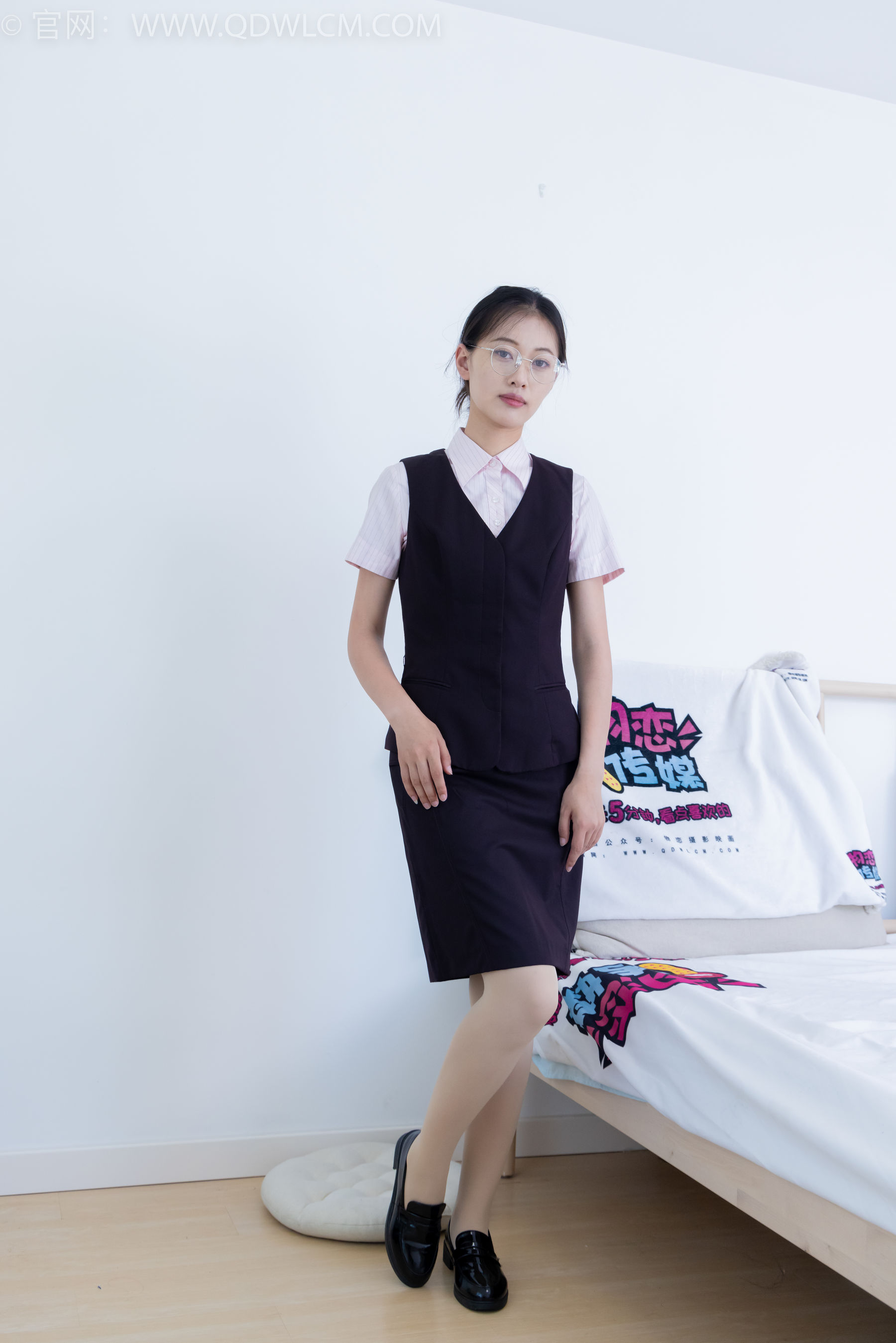 物恋传媒 No.2220 小优 - 摇晃的红酒杯