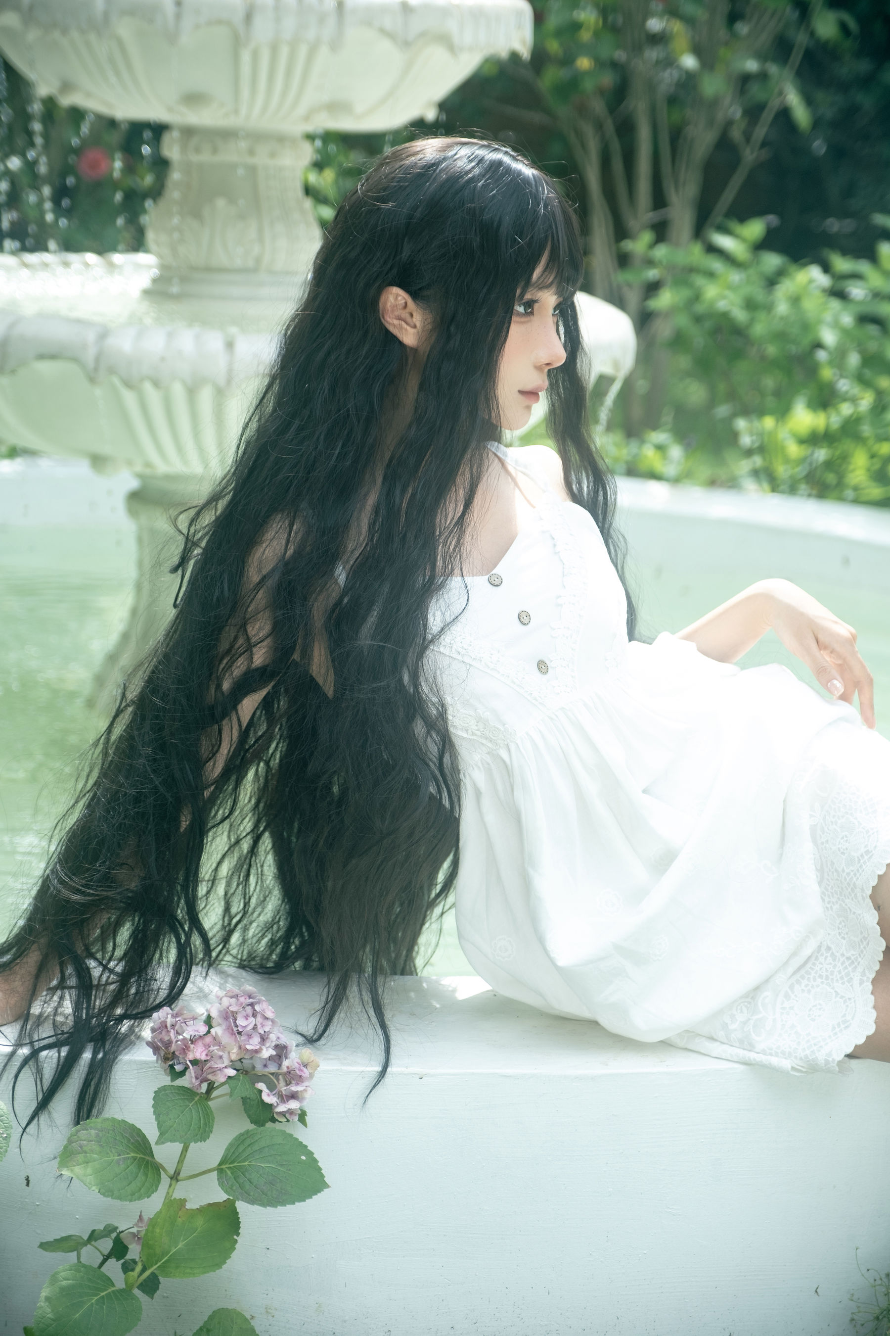 动漫博主蠢沫沫 - 白吊带