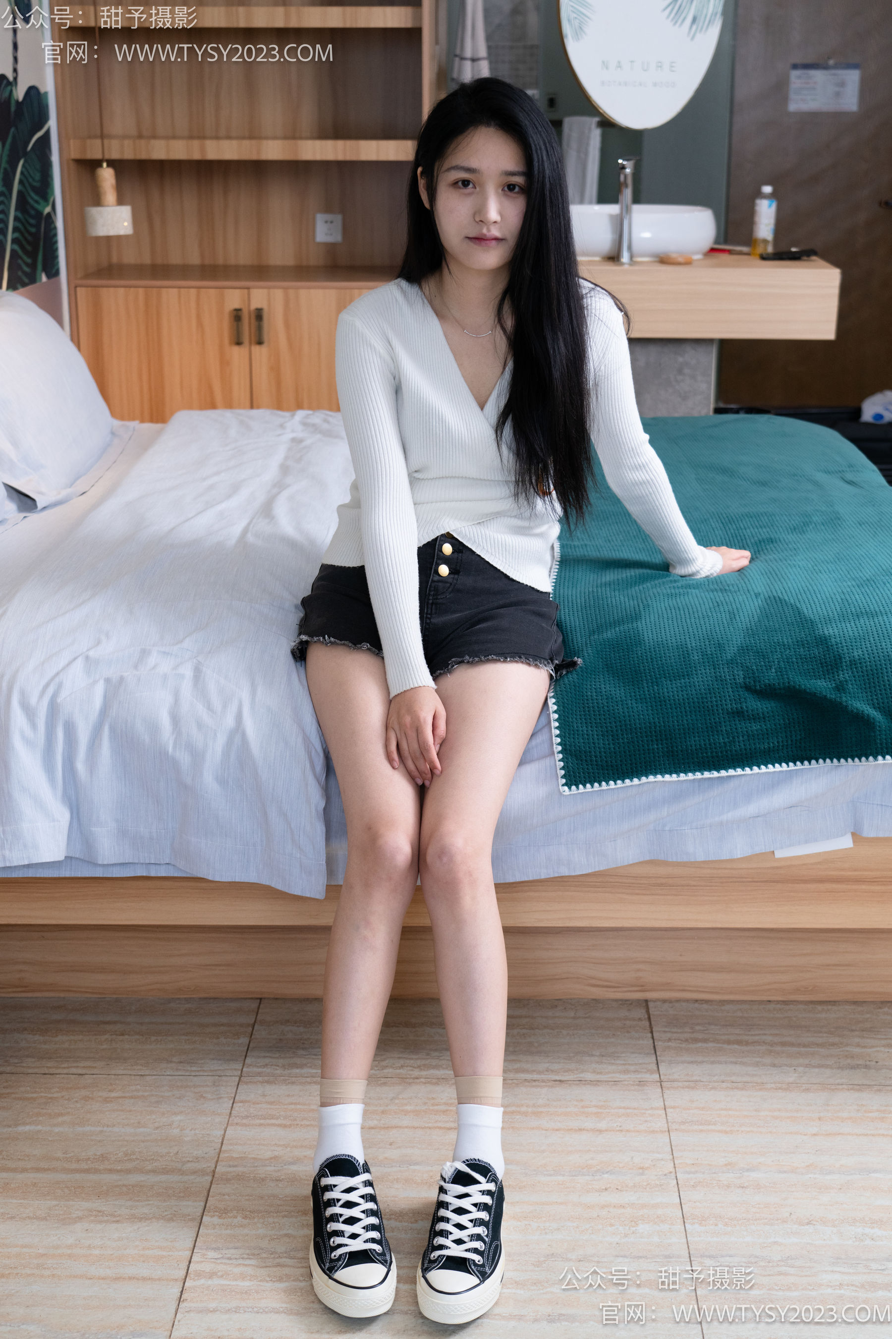 甜予摄影 No.099 澜澜-帆布鞋、皮鞋、短肉丝、白棉袜、裸足