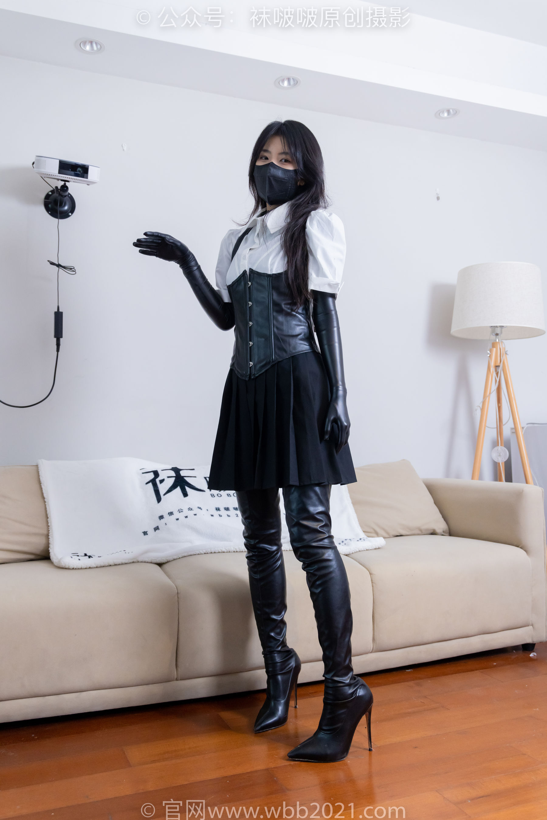 BoBoSocks袜啵啵 No.475 奶油 - 高跟长靴、厚黑丝五指袜、踩脚裤裤里丝、靴子部分戴口罩