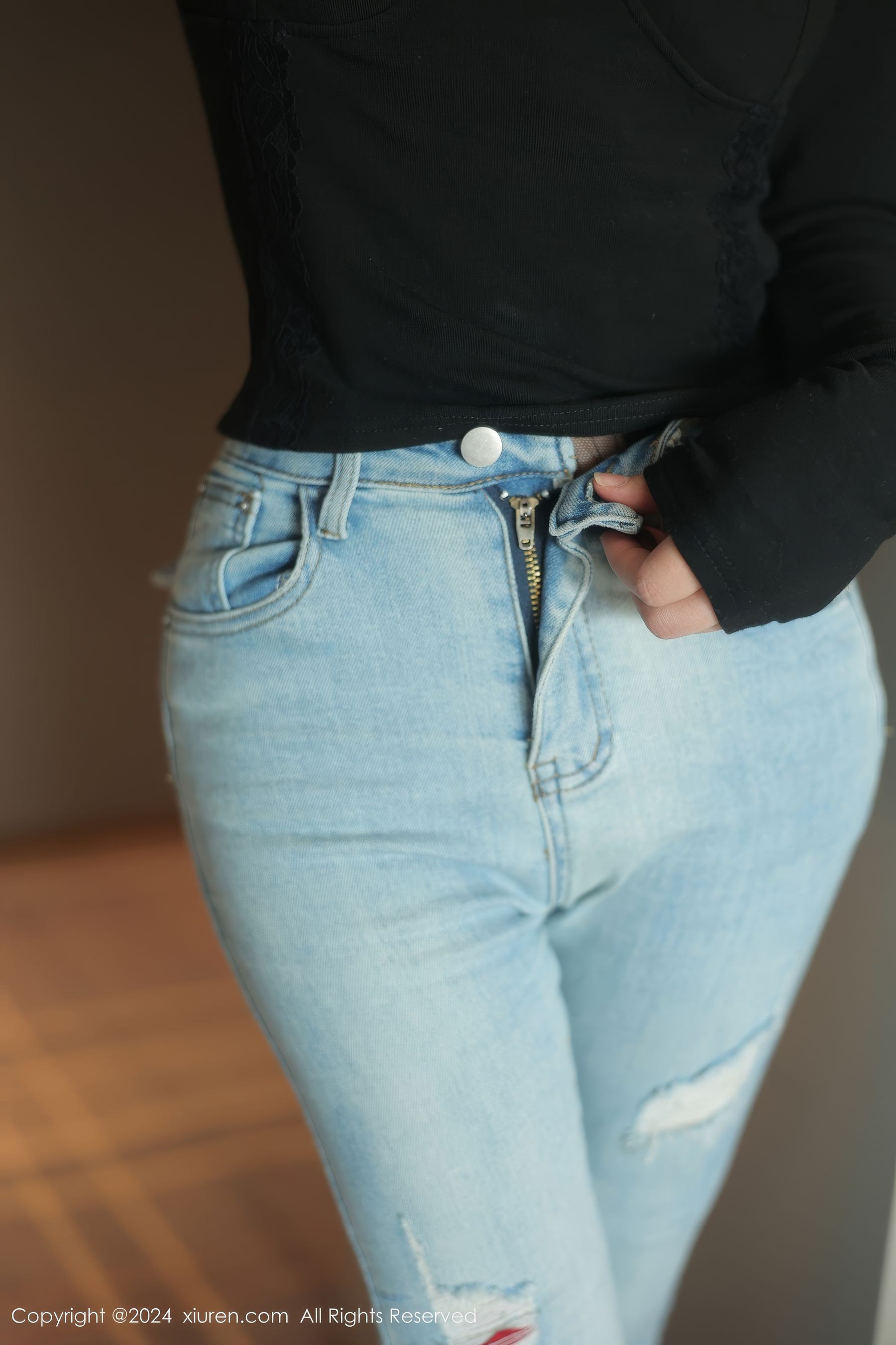 [秀人XiuRen] 2024.12.27 No.9666 爱酱里