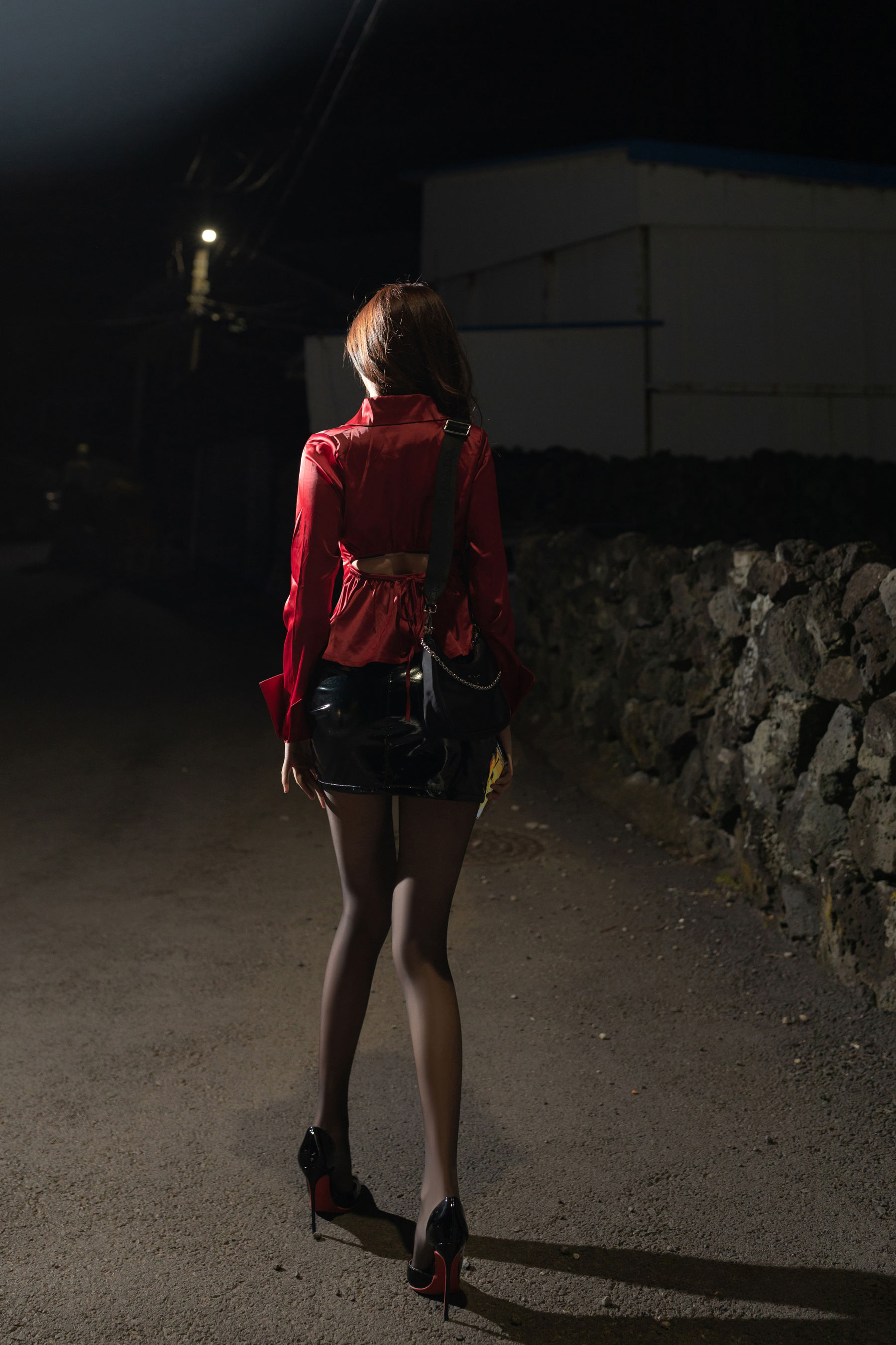 陆萱萱 - 黑色短裙