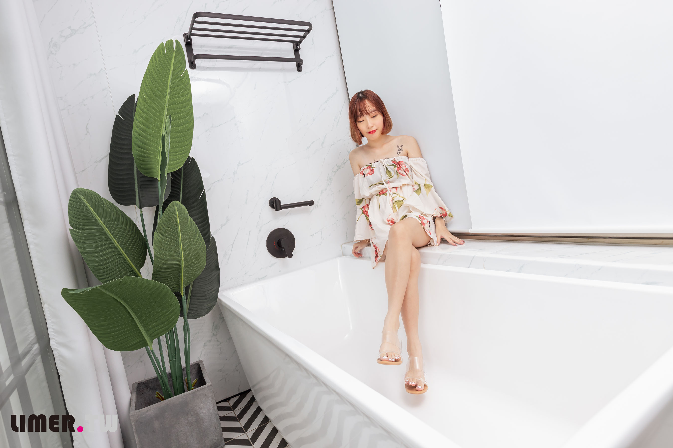 Limerence原创 No.093 小容包 浴室高跟鞋邂逅