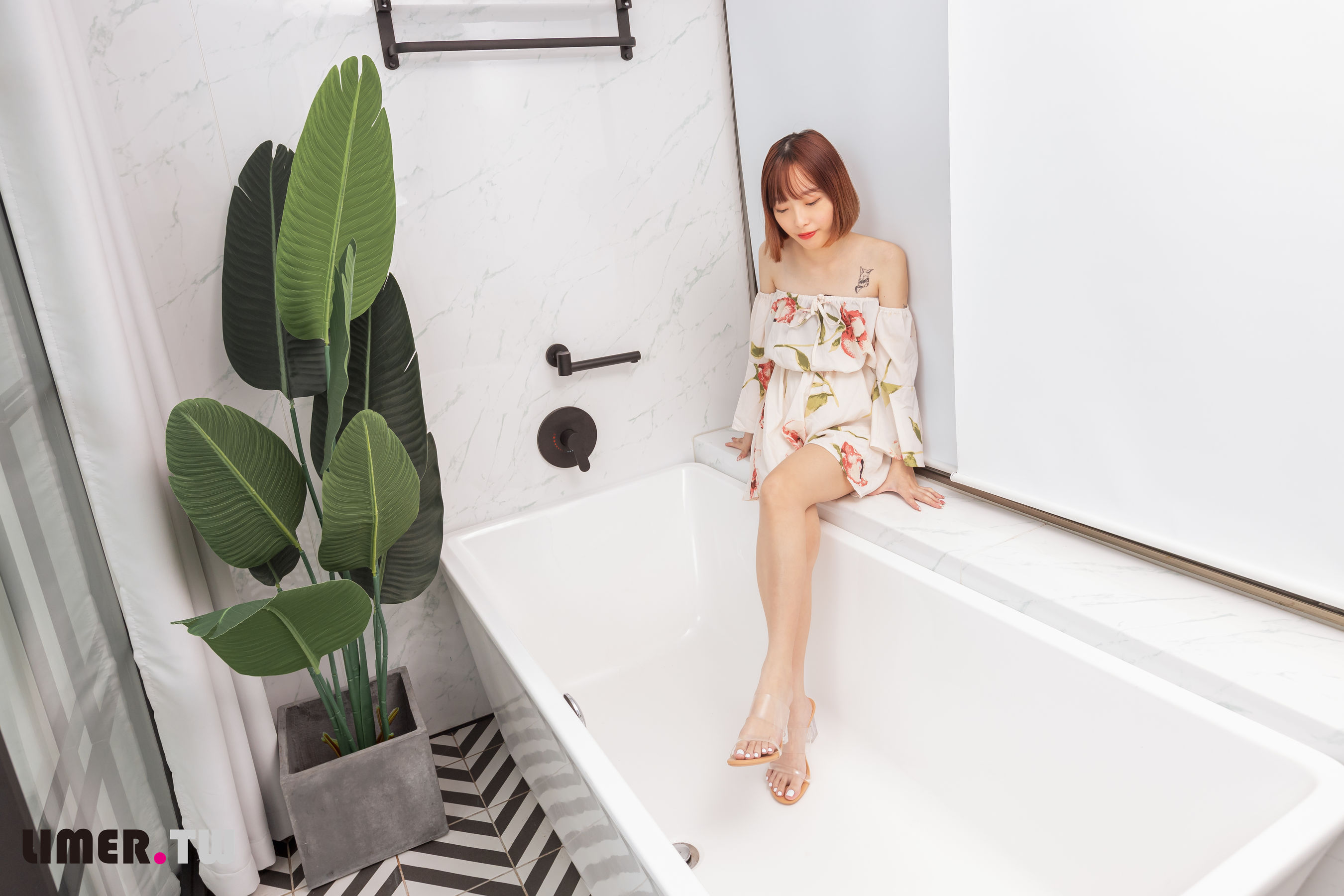 Limerence原创 No.093 小容包 浴室高跟鞋邂逅
