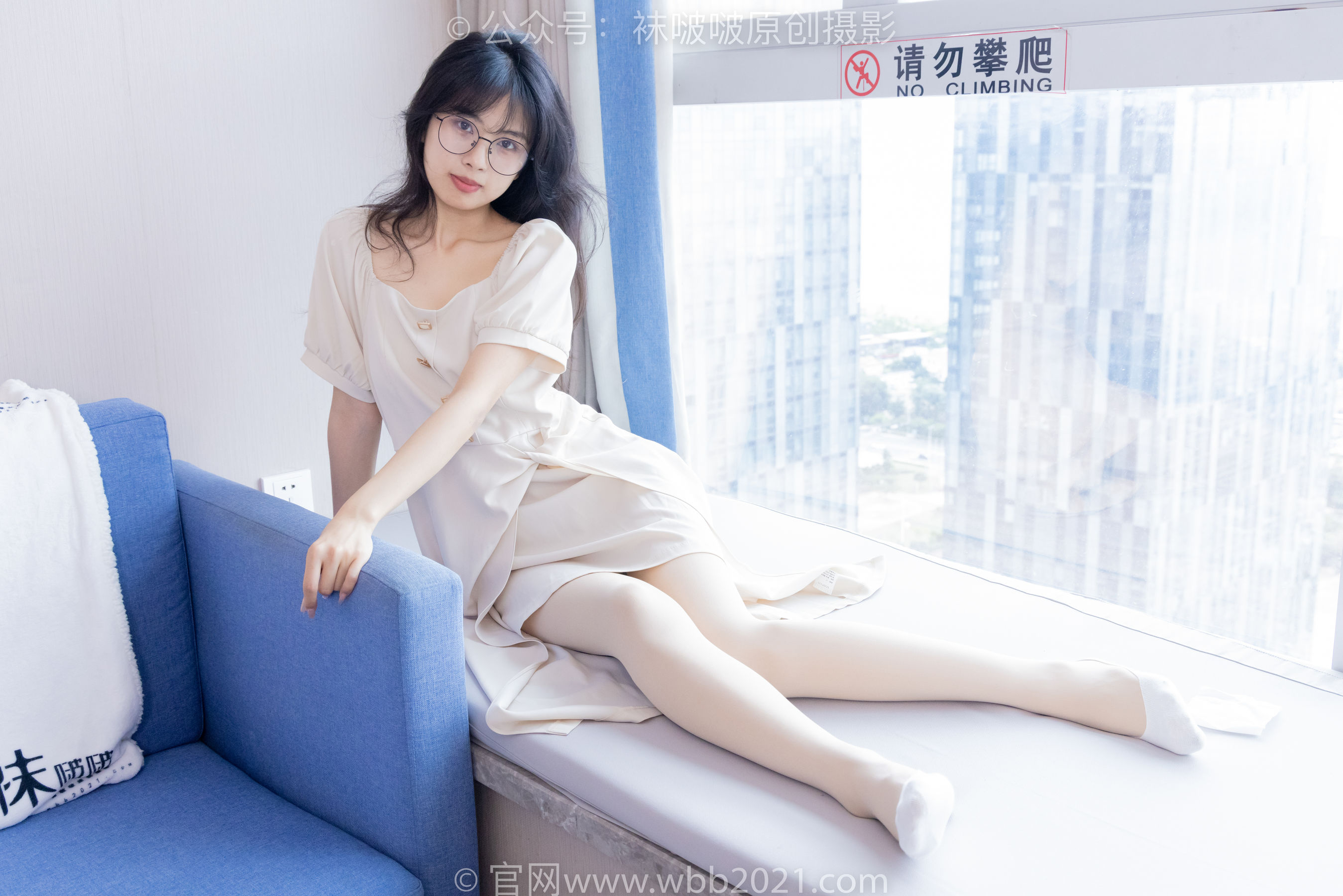 BoBoSocks袜啵啵 No.483 奶油 - 板鞋、白船袜厚肉丝叠穿、厚肉丝、瑜伽动作、船袜和丝袜分别踩葡萄剧情