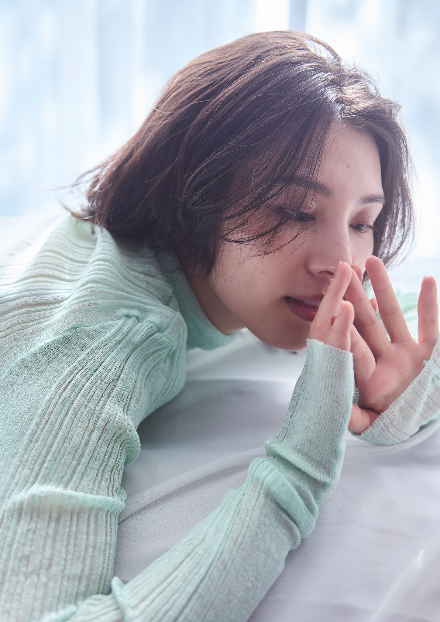 相楽伊織 - 背中から抱きしめて