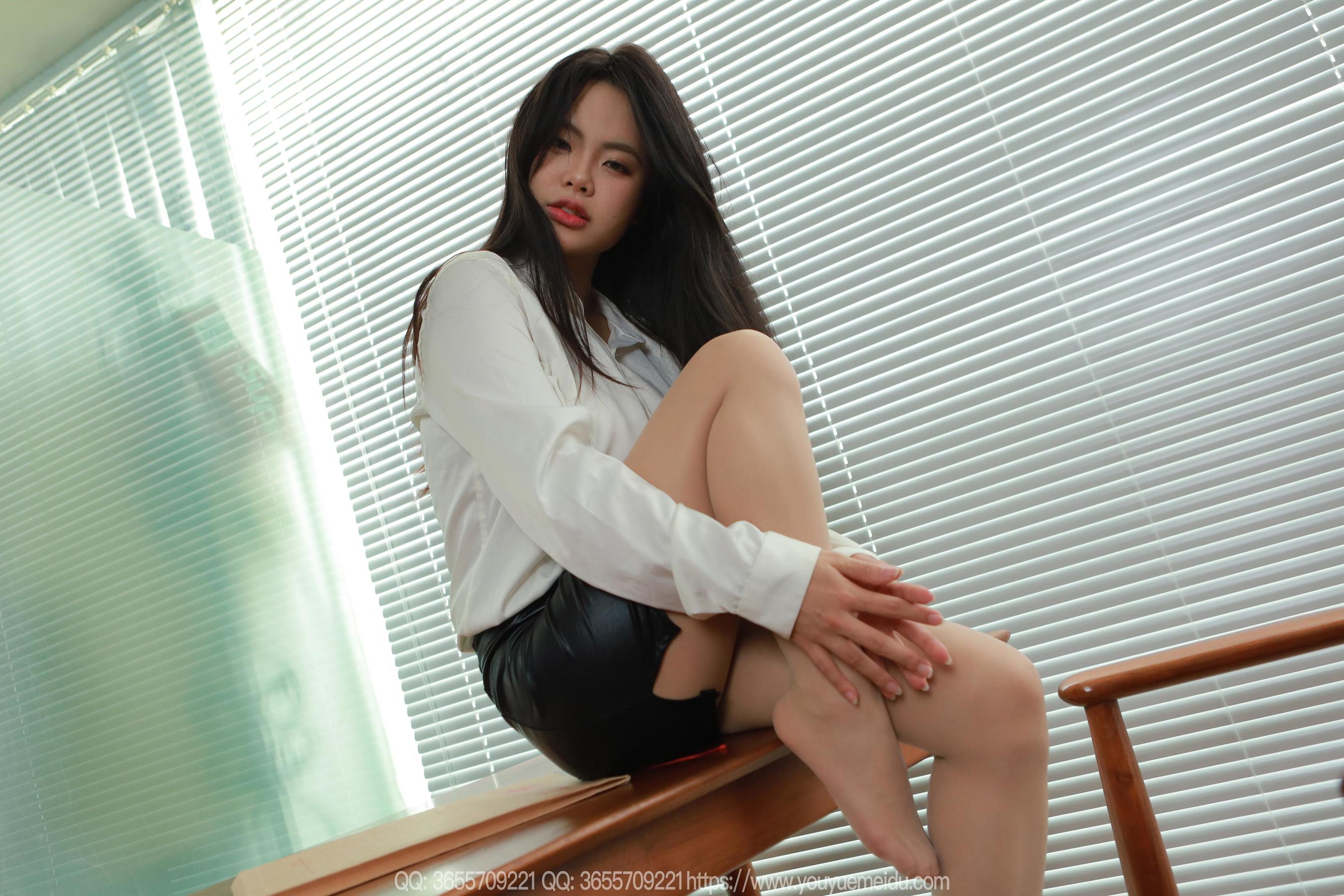 IESS异思趣向 - 模特： 兔兔 《白色OL（下）》