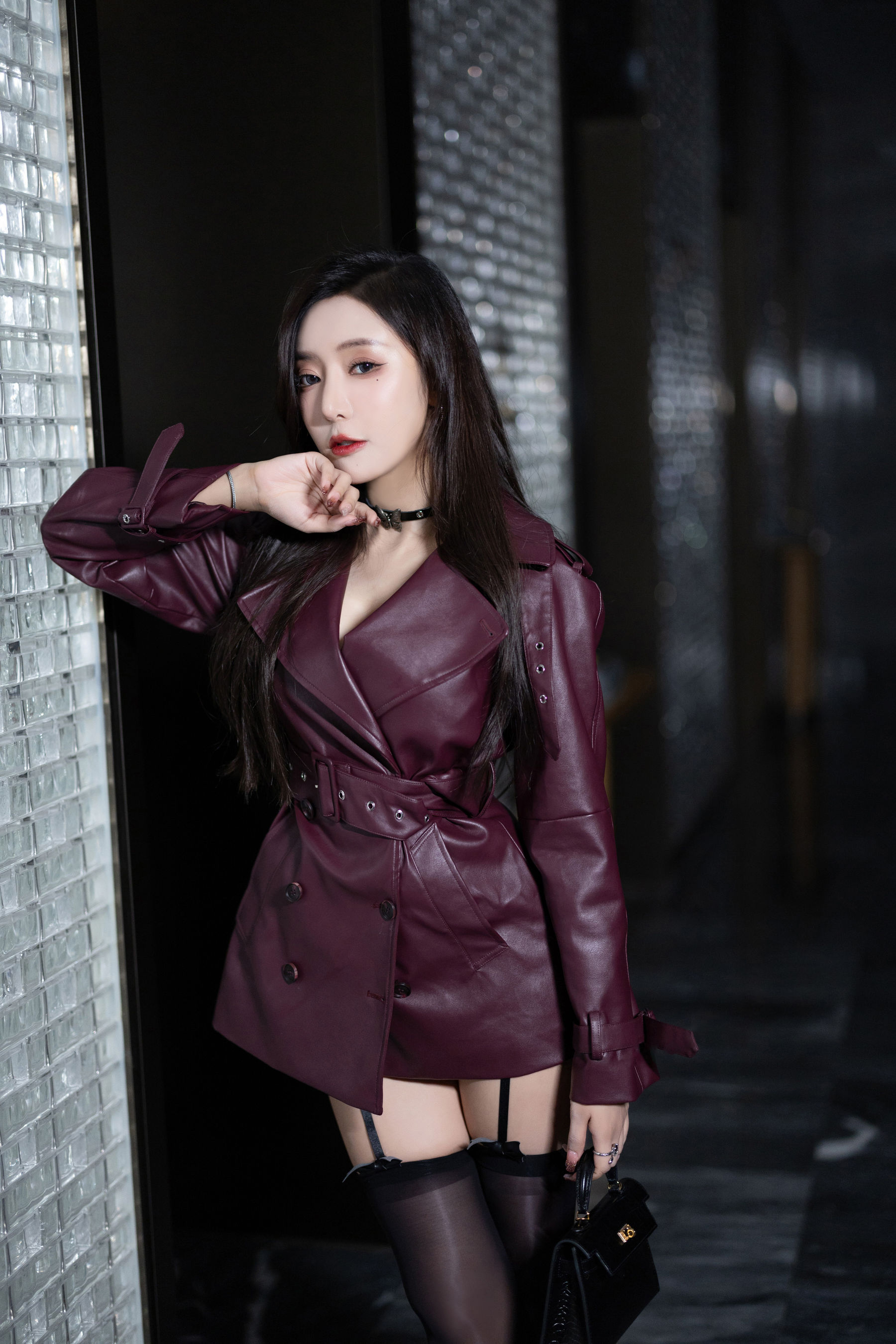 王馨瑶 - 紫色皮衣