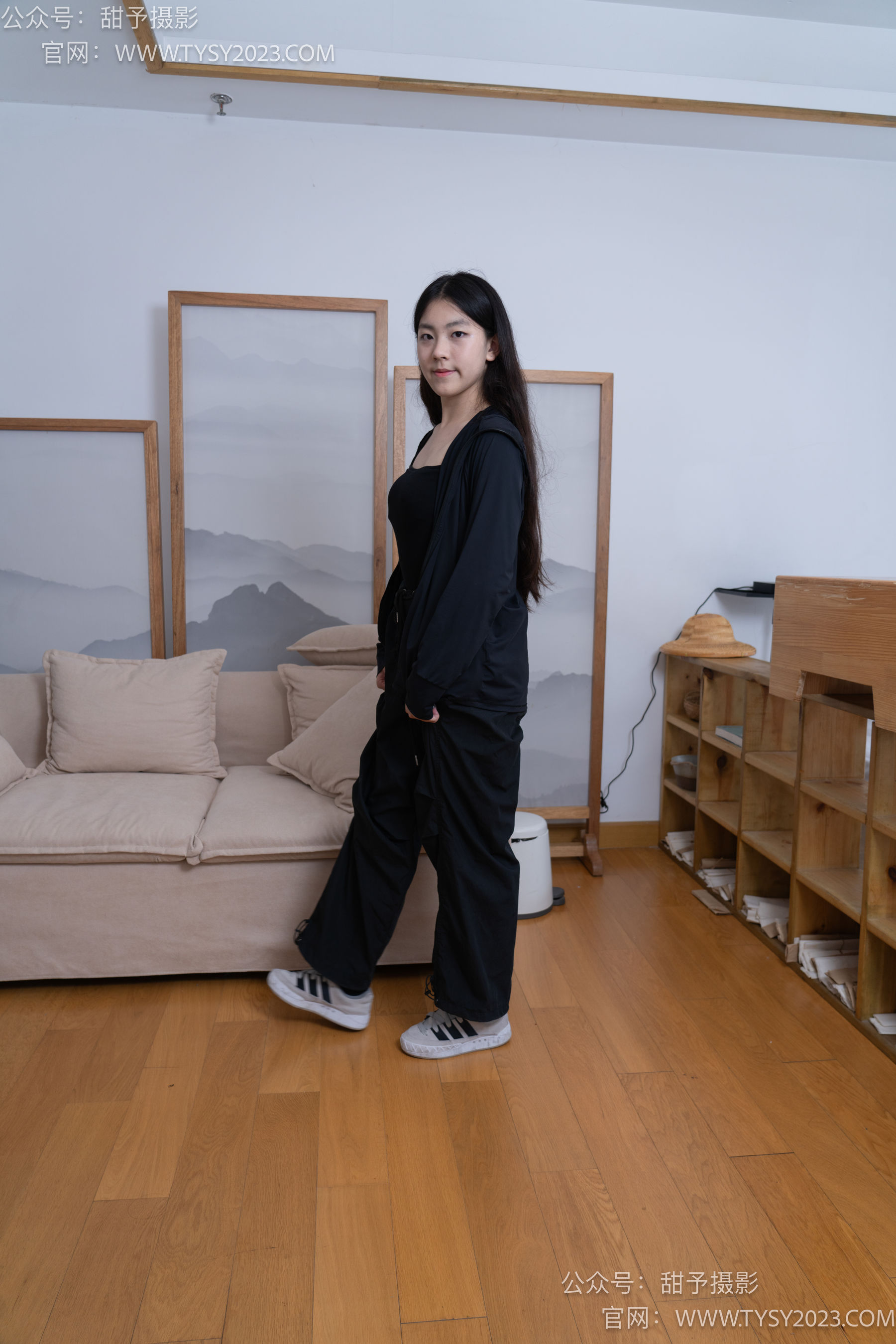 甜予摄影 No.103 小云 - 板鞋、黑棉袜、裸足、剪指甲泡脚剧情