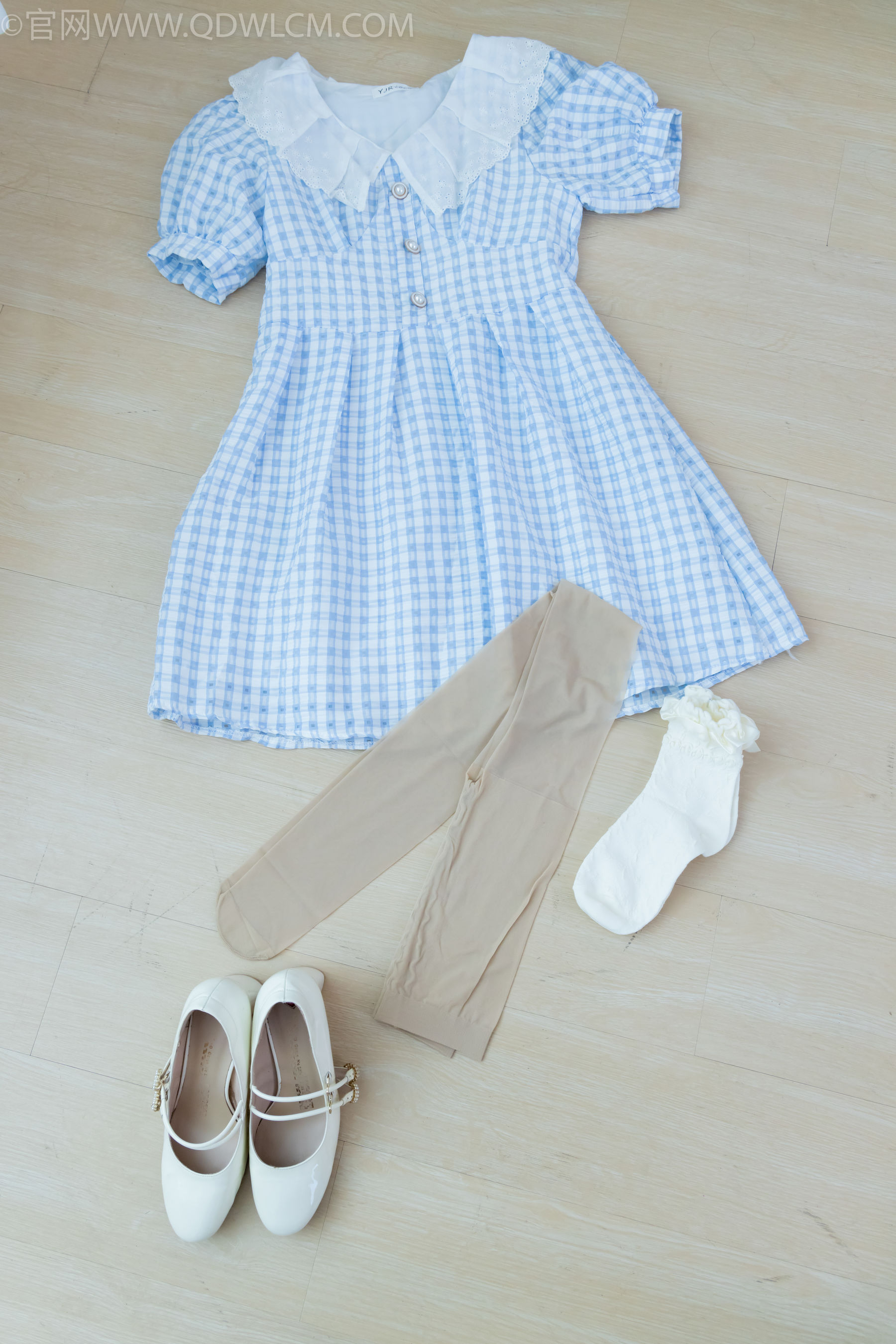 物恋传媒 No.2261 小影 -高跟鞋、白棉袜、薄肉丝