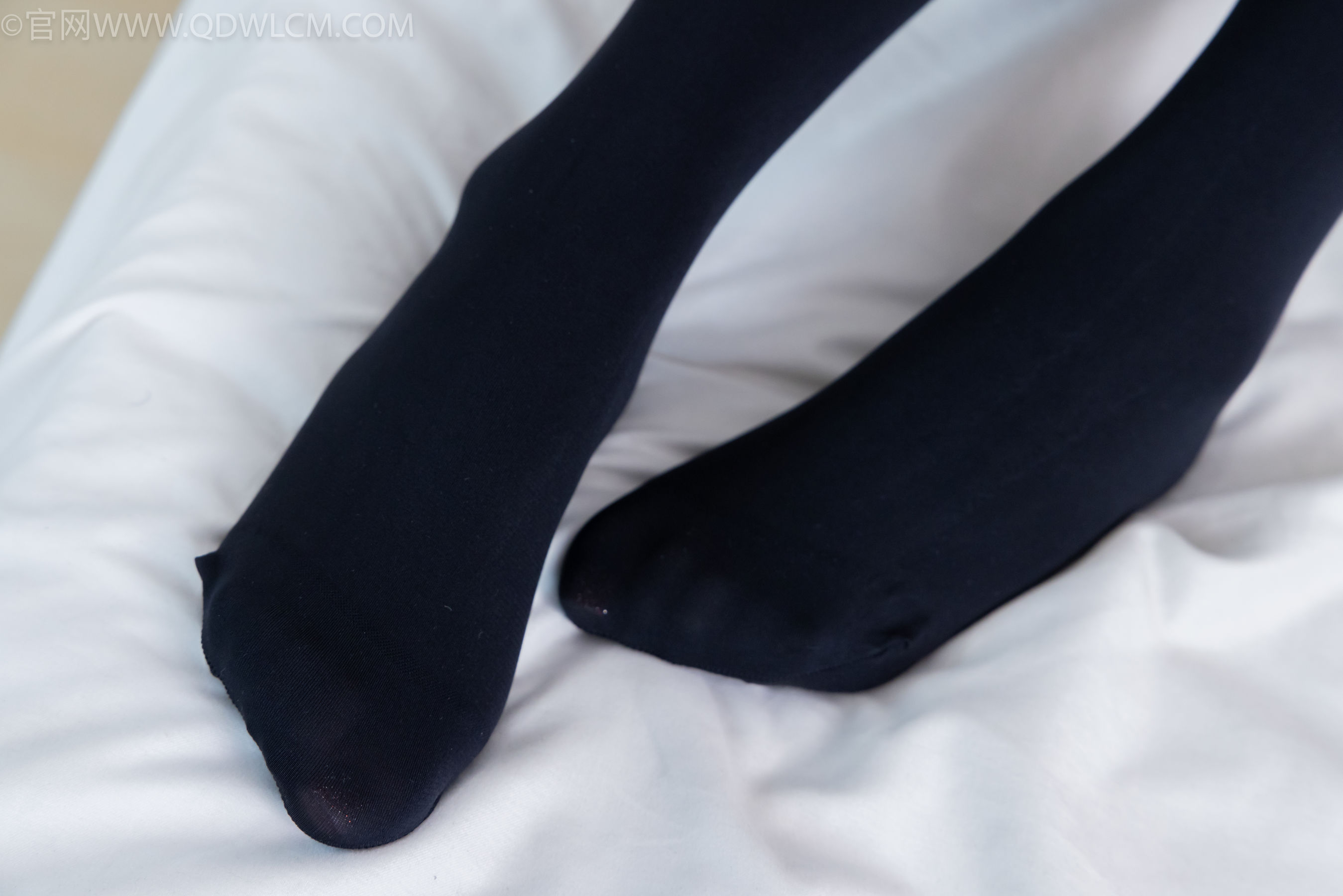 物恋传媒 No.2265 恬恬 -平底鞋、厚黑丝、厚黑丝踩奶油蛋糕剧情