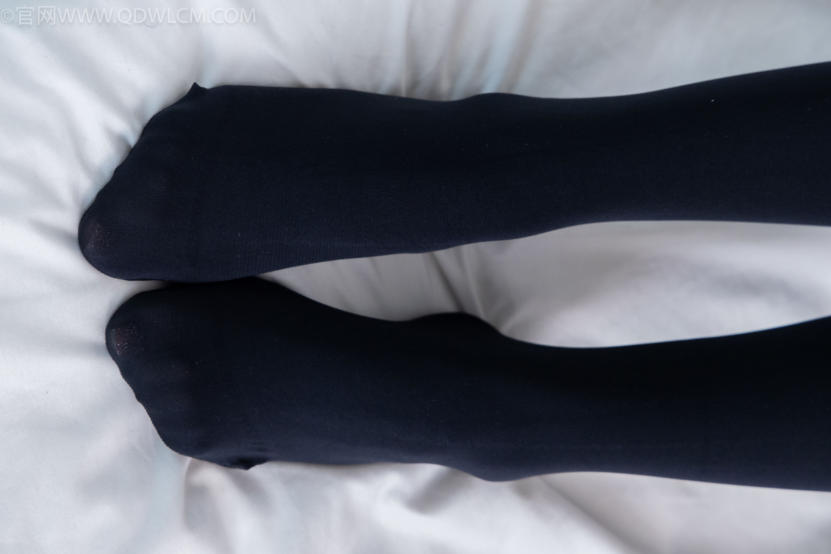 物恋传媒 No.2265 恬恬 -平底鞋、厚黑丝、厚黑丝踩奶油蛋糕剧情