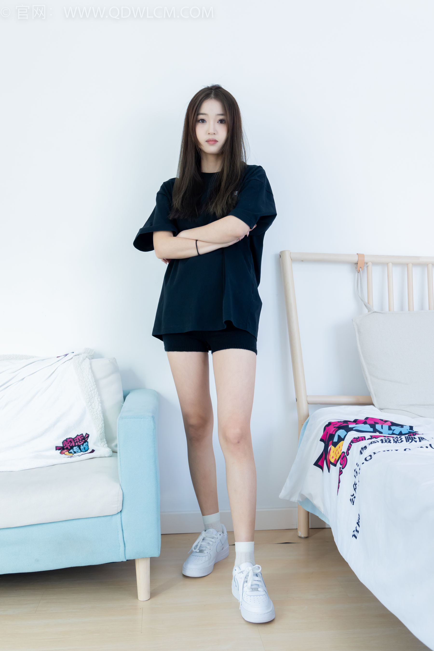 物恋传媒 No.2252 泛泛 -板鞋、白棉袜、裸足