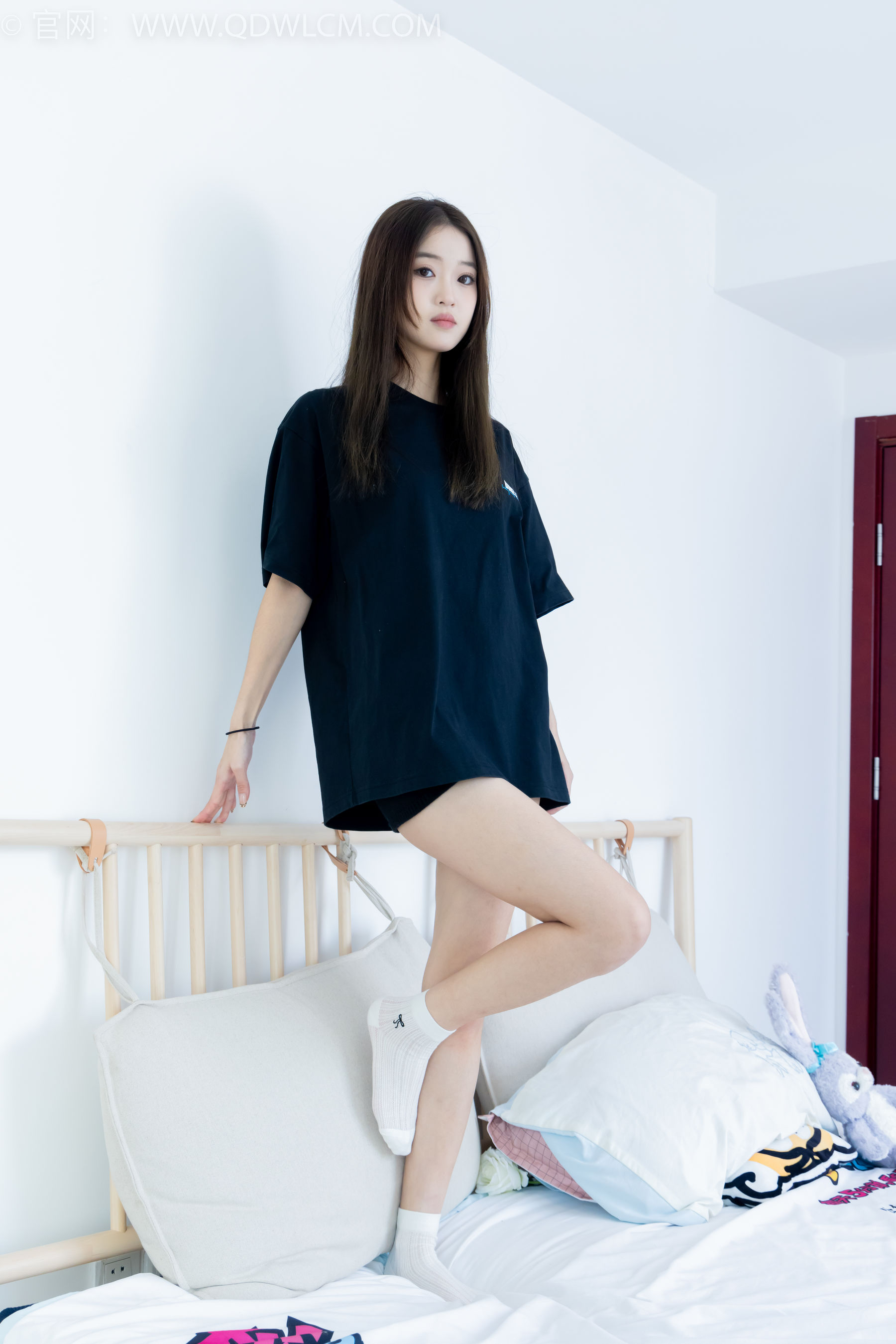 物恋传媒 No.2252 泛泛 -板鞋、白棉袜、裸足