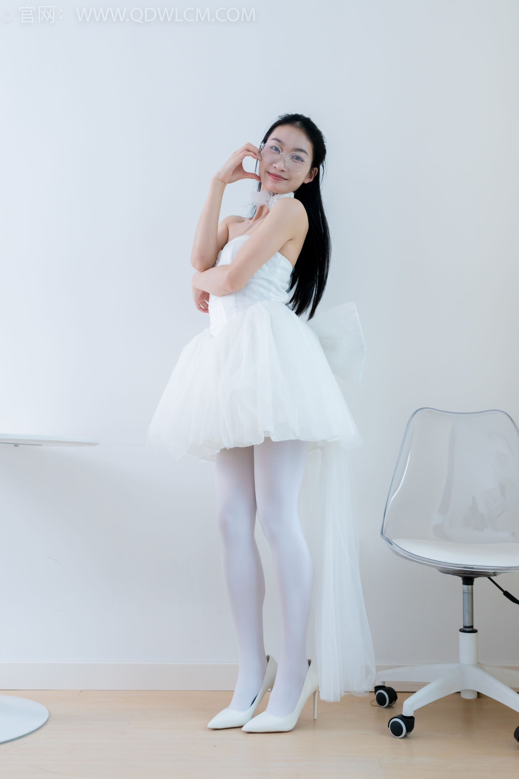 物恋传媒 No.2233 小影 -小影 -高跟鞋、厚白丝