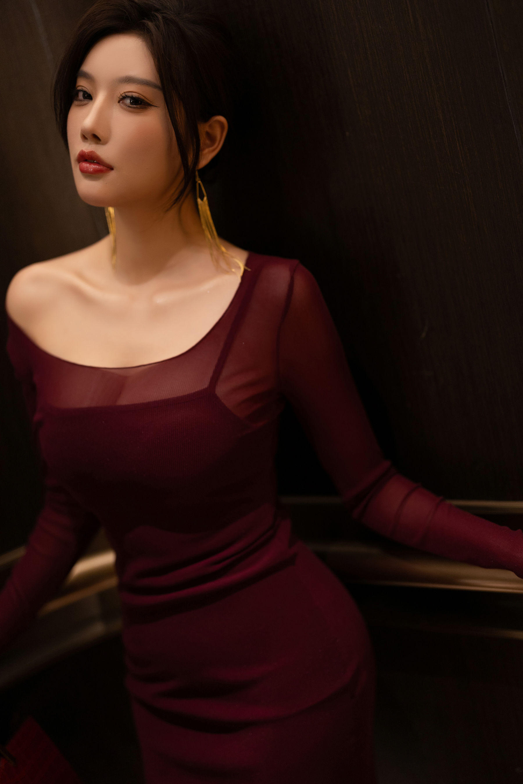 杨晨晨 - 紫色连衣短裙