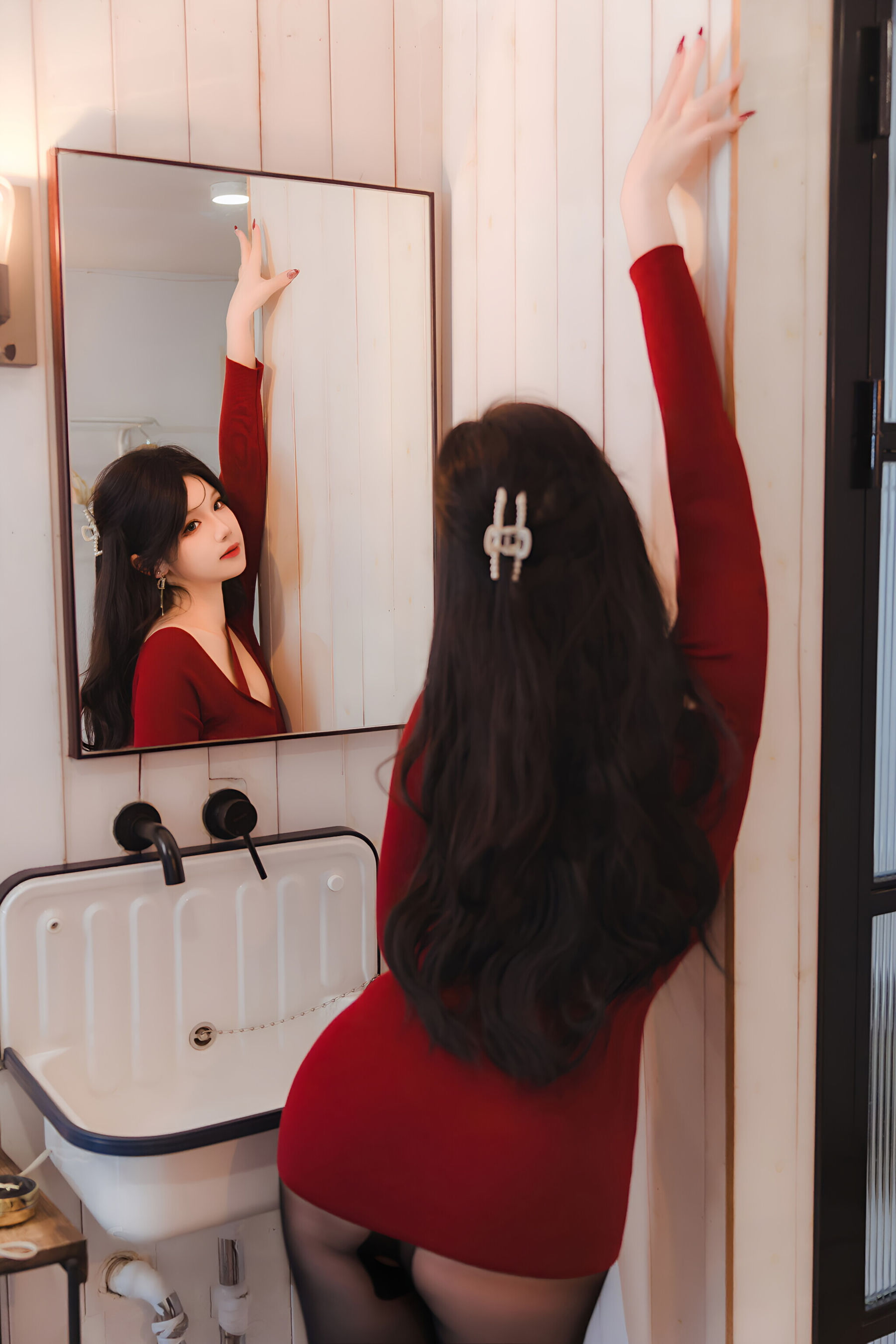 动漫博主雪晴Astra - 红裙黑丝小娇妻