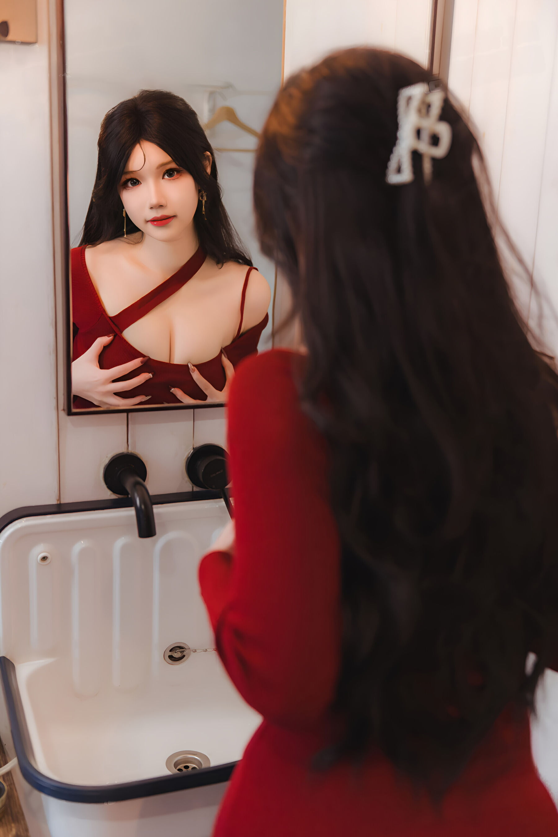 动漫博主雪晴Astra - 红裙黑丝小娇妻