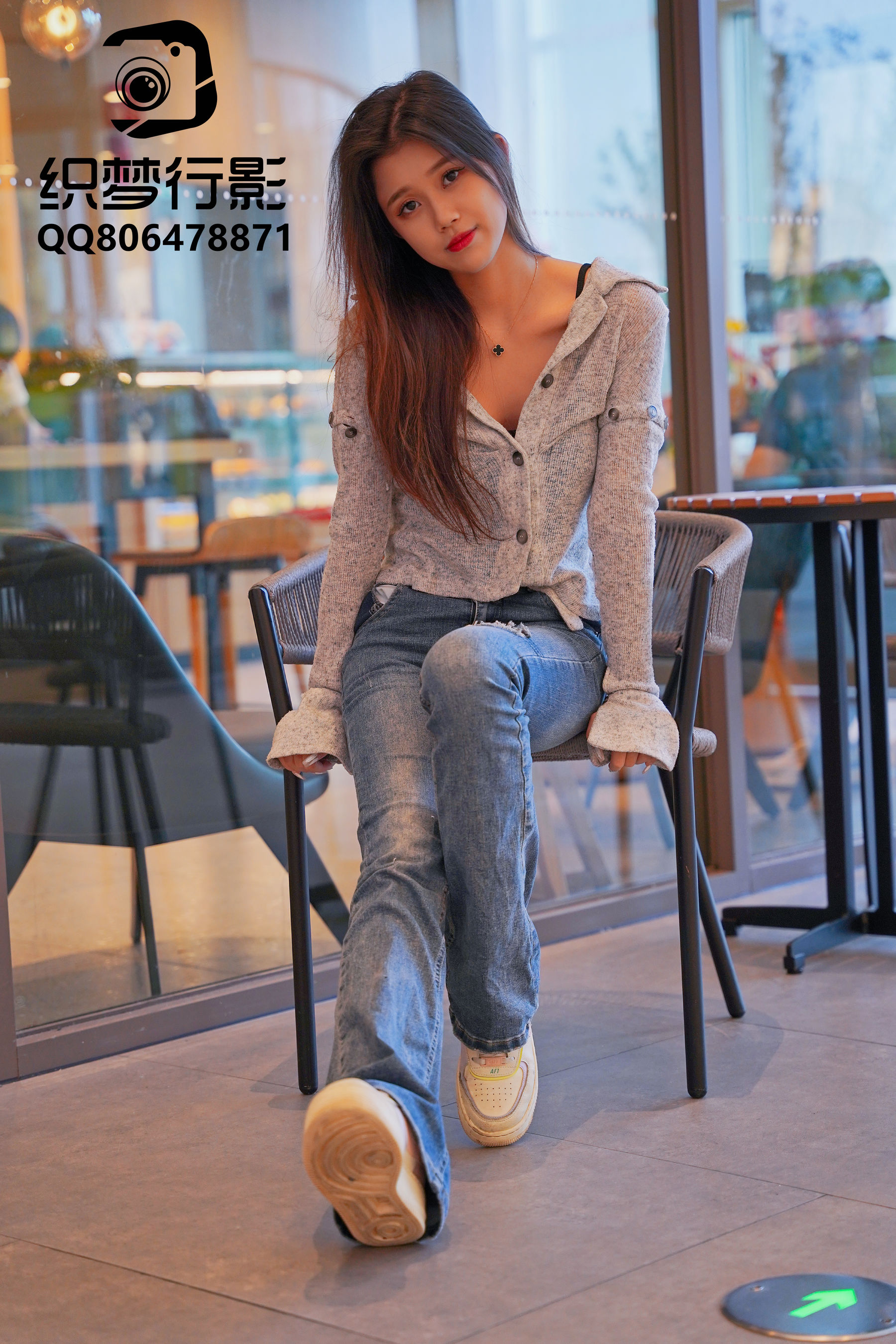 [织梦映像] 人潮拥挤-眼里温馨已通电