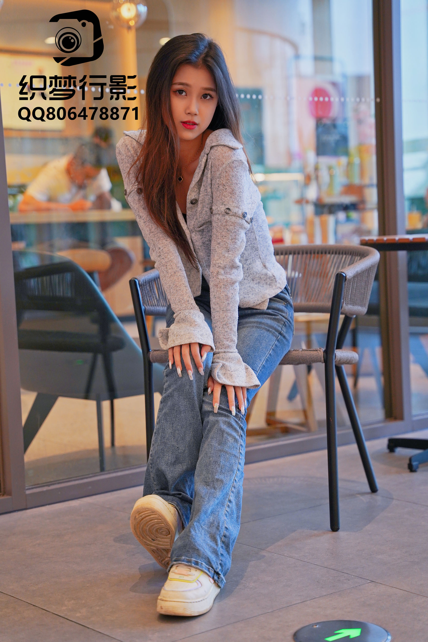 [织梦映像] 人潮拥挤-眼里温馨已通电