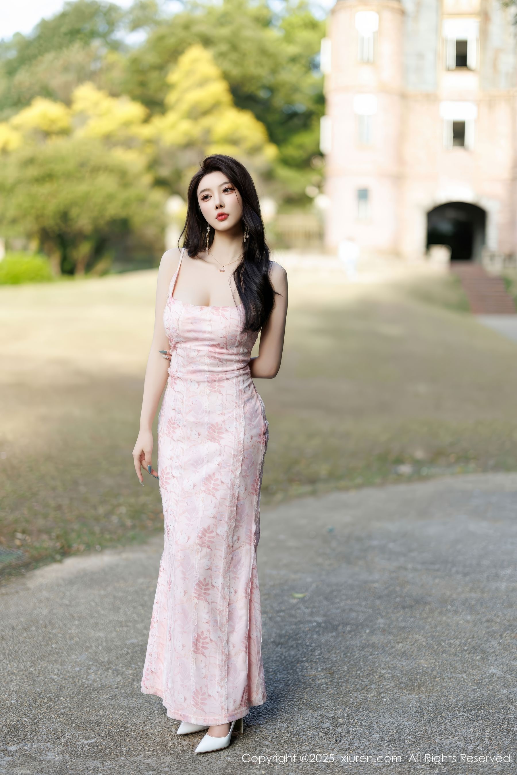 [秀人XiuRen] 2025.02.14 No.9886 杨晨晨Yome