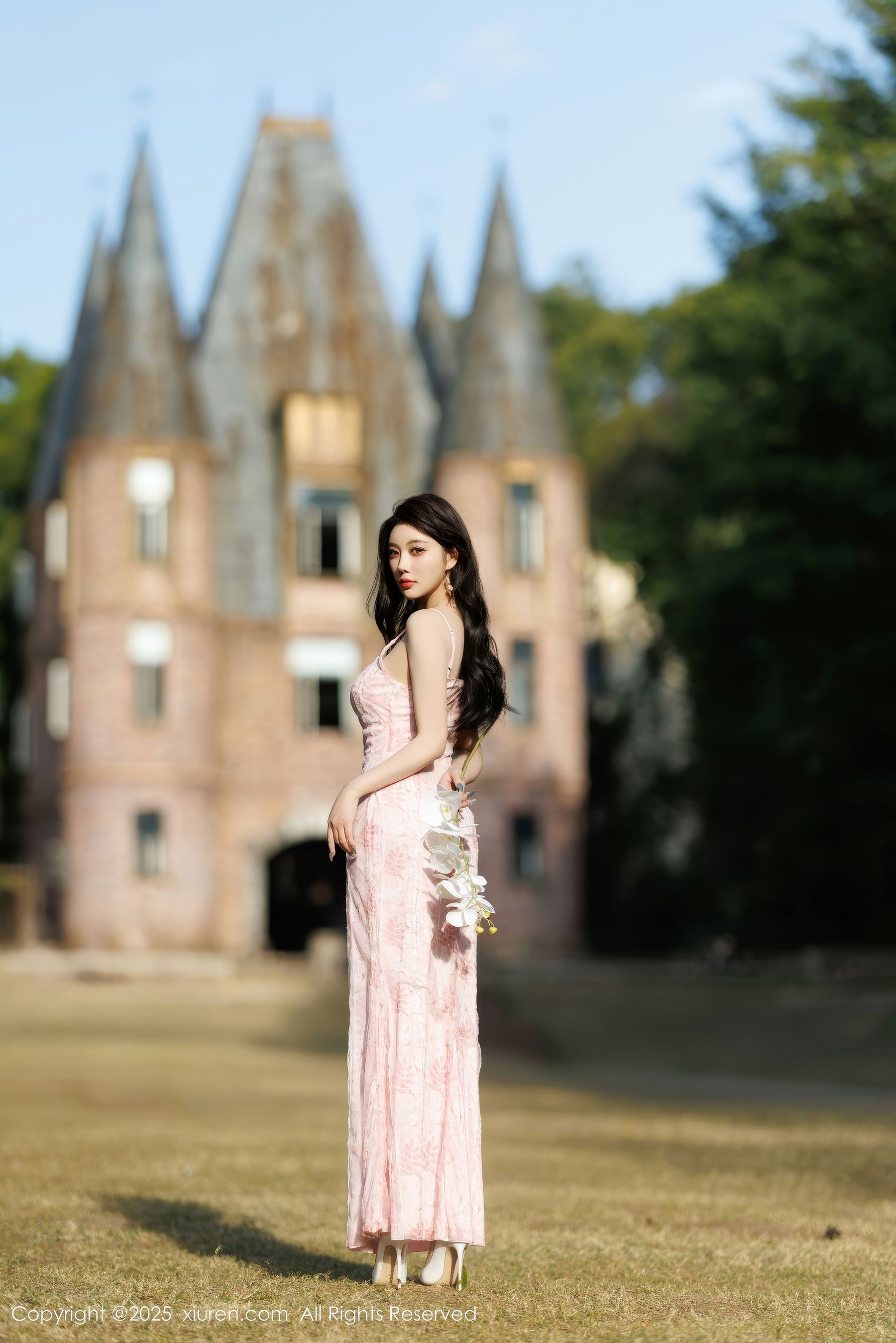 [秀人XiuRen] 2025.02.14 No.9886 杨晨晨Yome