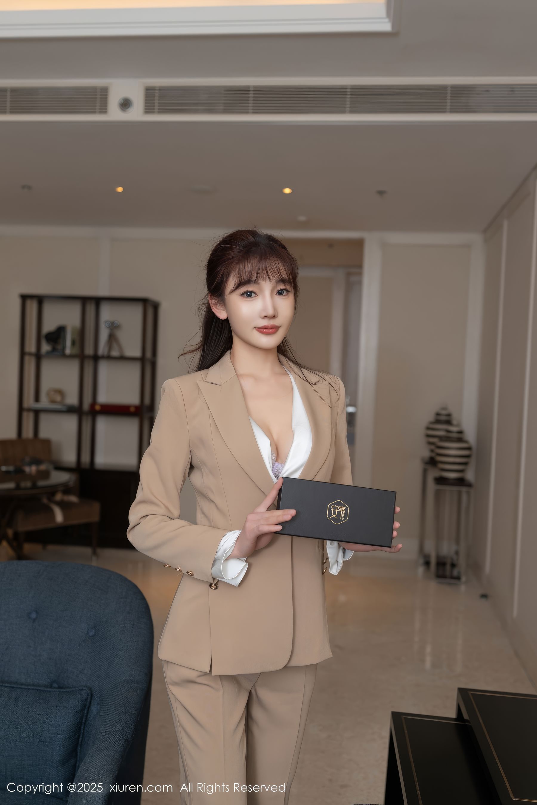 [秀人XiuRen] 2025.02.13 No.9881 陆萱萱