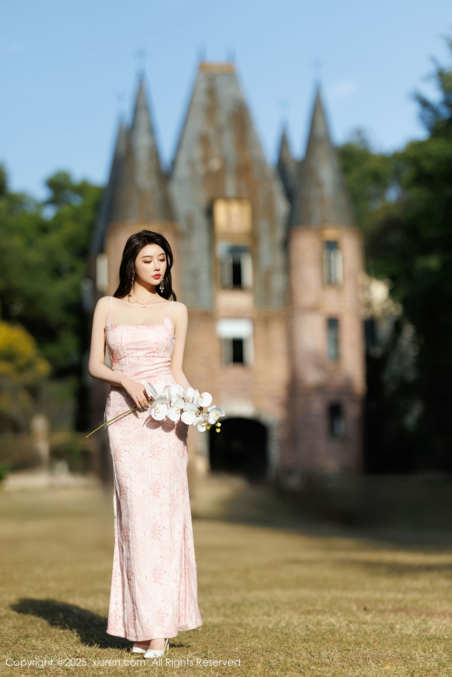 [秀人XiuRen] 2025.02.14 No.9886 杨晨晨Yome