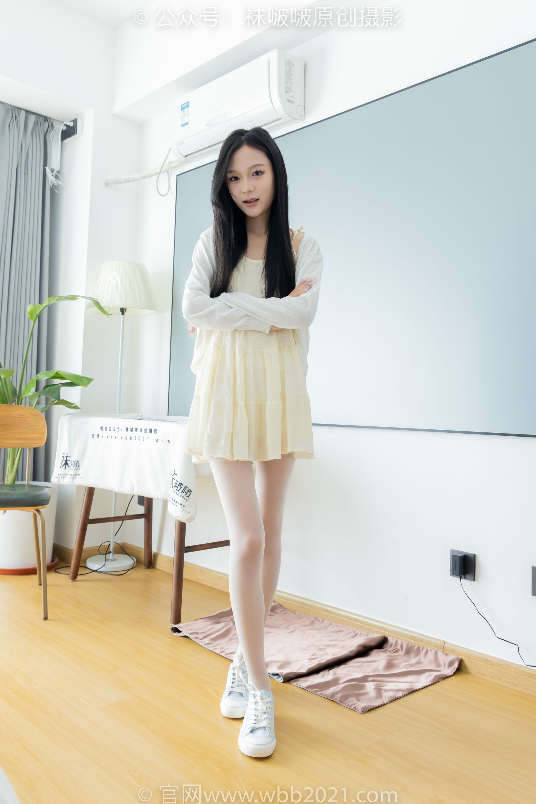 BoBoSocks袜啵啵 No.517 焦糖 - 帆布鞋、薄白丝