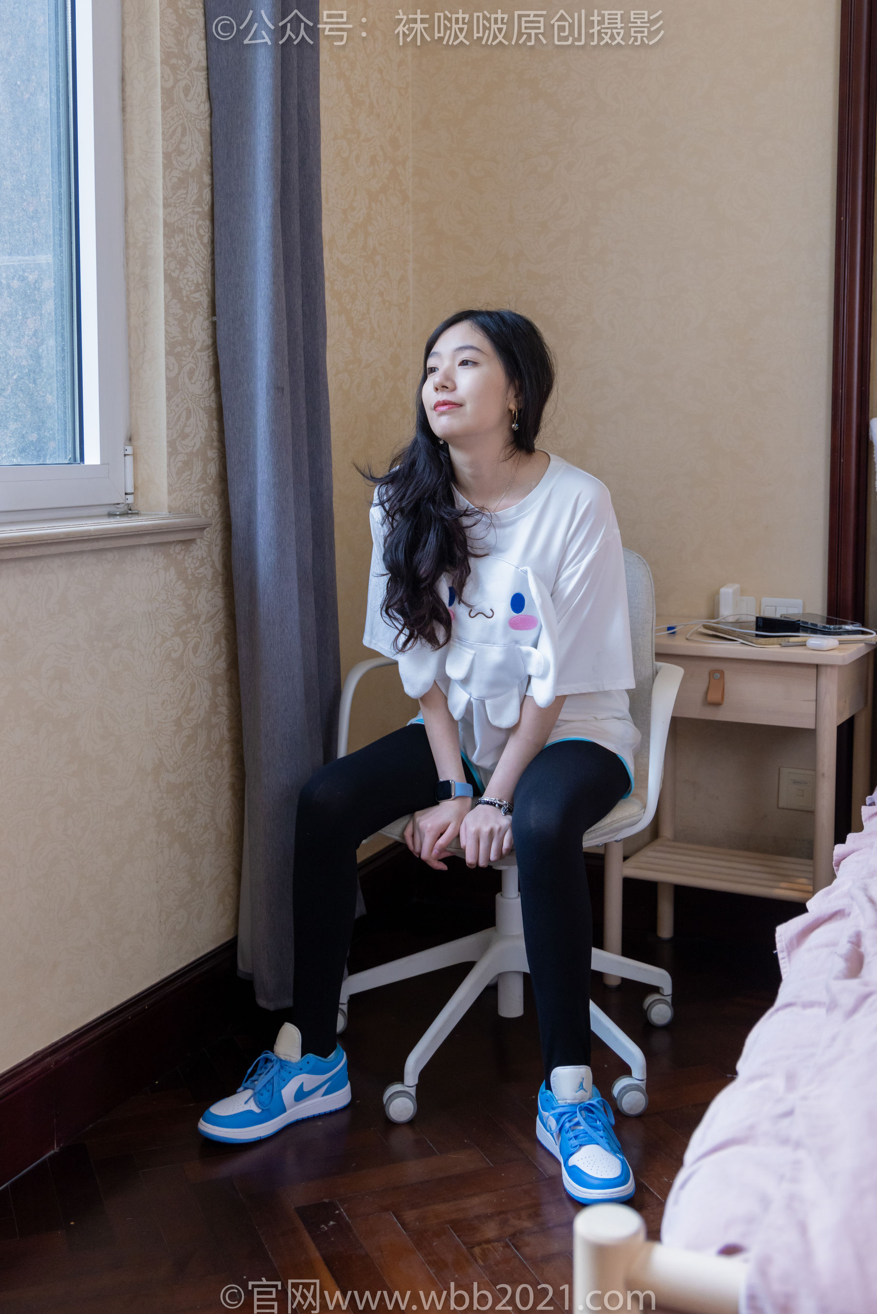 BoBoSocks袜啵啵 No.516 小甜豆 - 板鞋、厚黑色踩脚裤袜、白棉袜