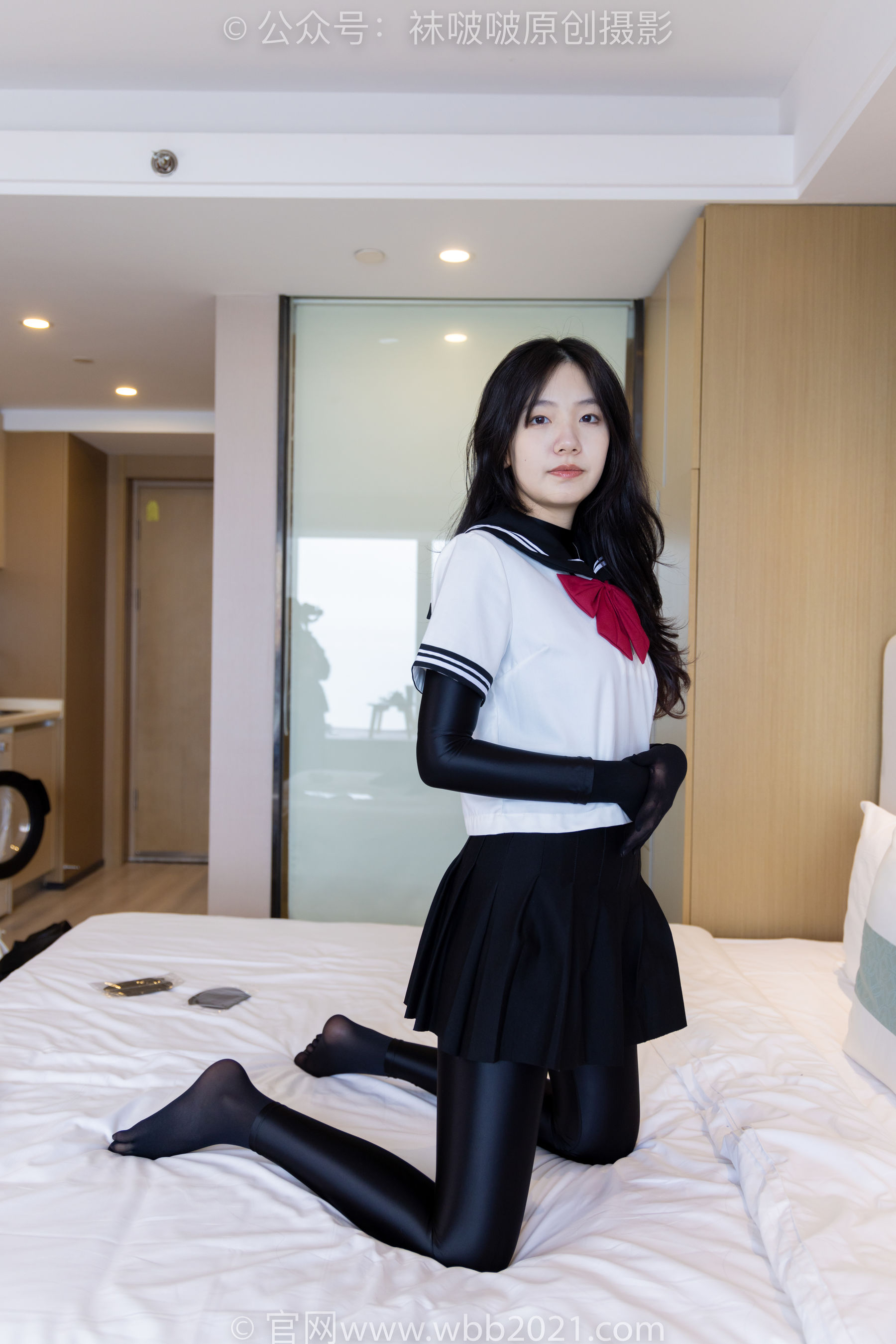 BoBoSocks袜啵啵 No.513 小甜豆 帆布鞋、白棉袜、厚黑丝五指袜、黑丝手套