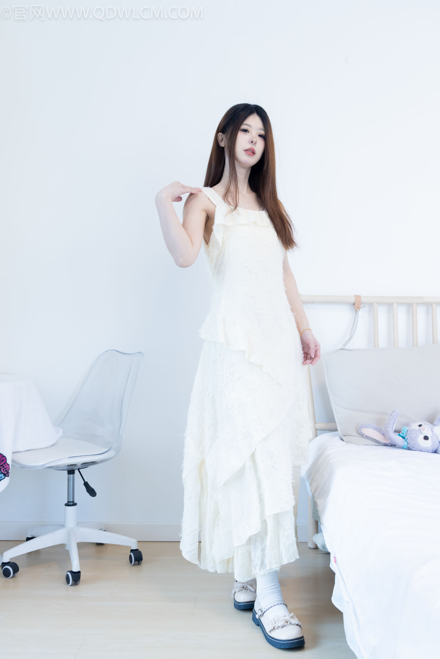 物恋传媒 No.2281 曲奇 - 皮鞋、白棉袜、裸足